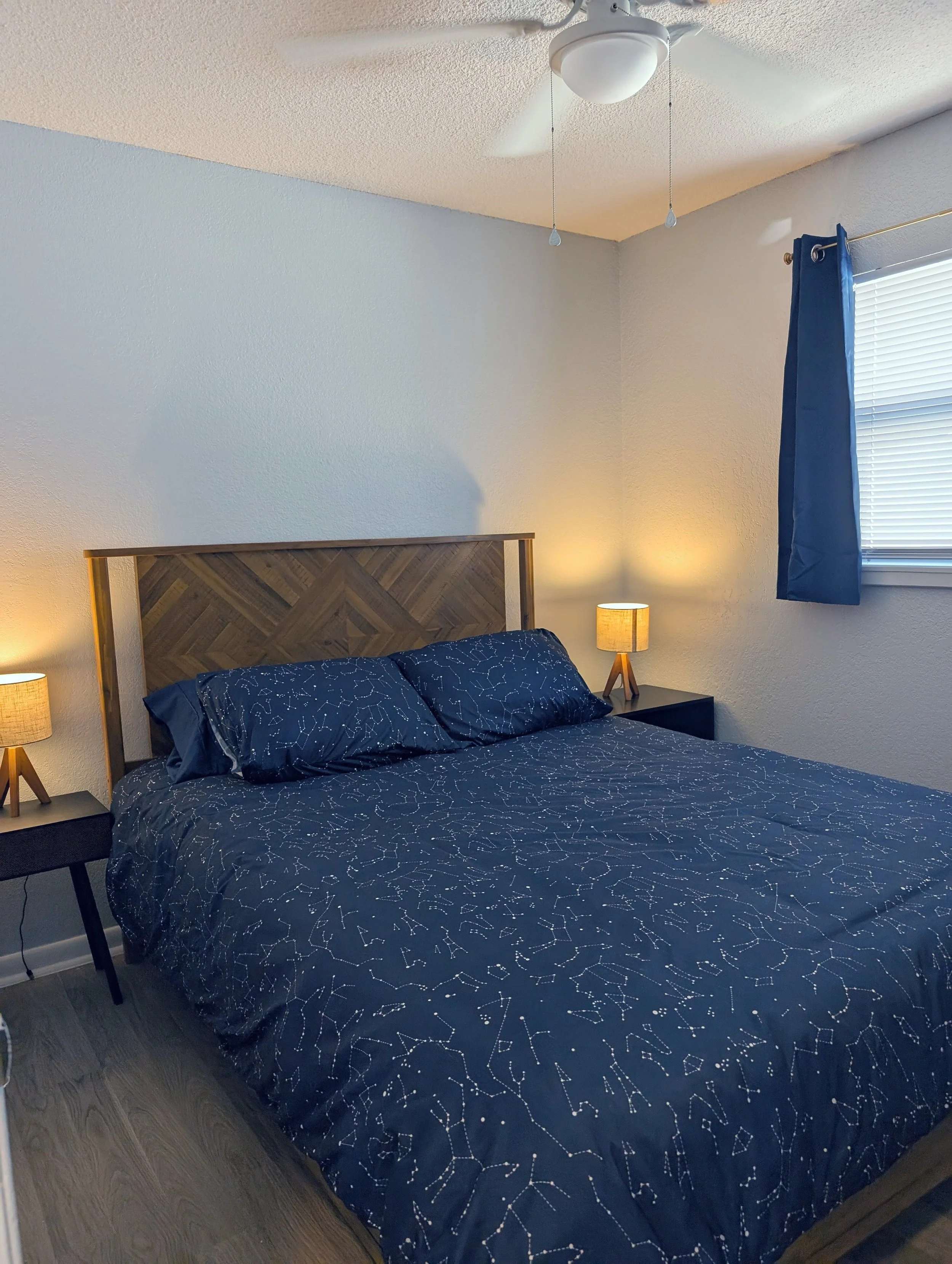 queen bedroom.jpg