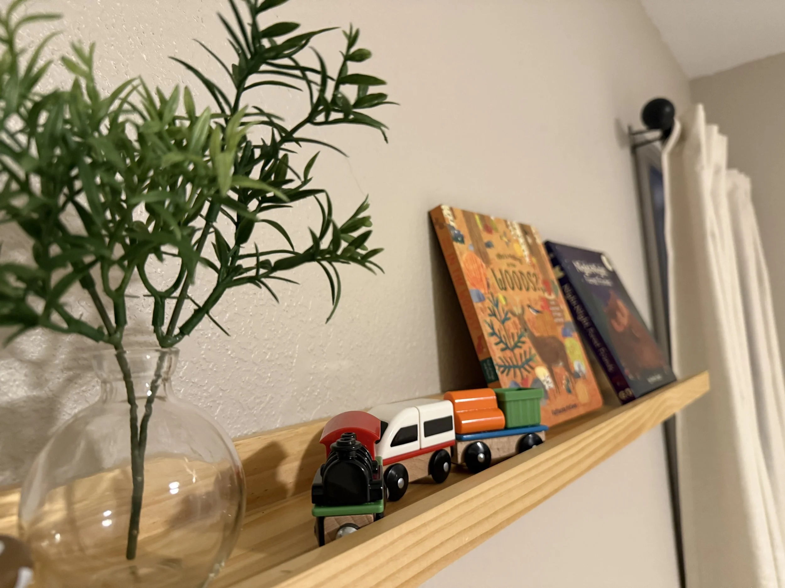 Camp-Inspired Bunk Room