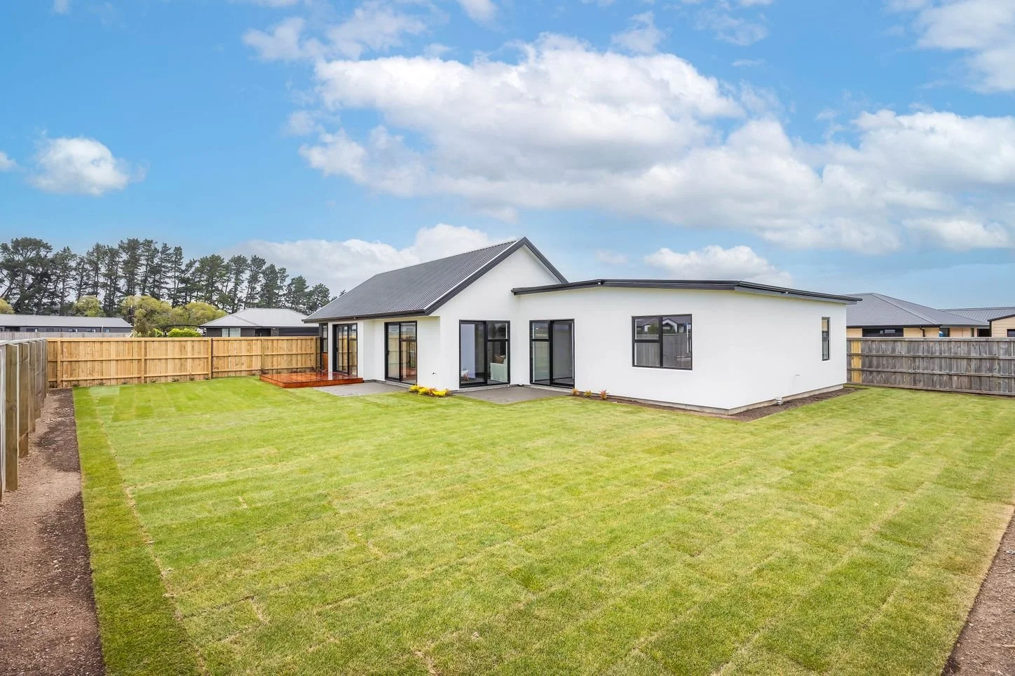 18 Plover Back Yard.jpg