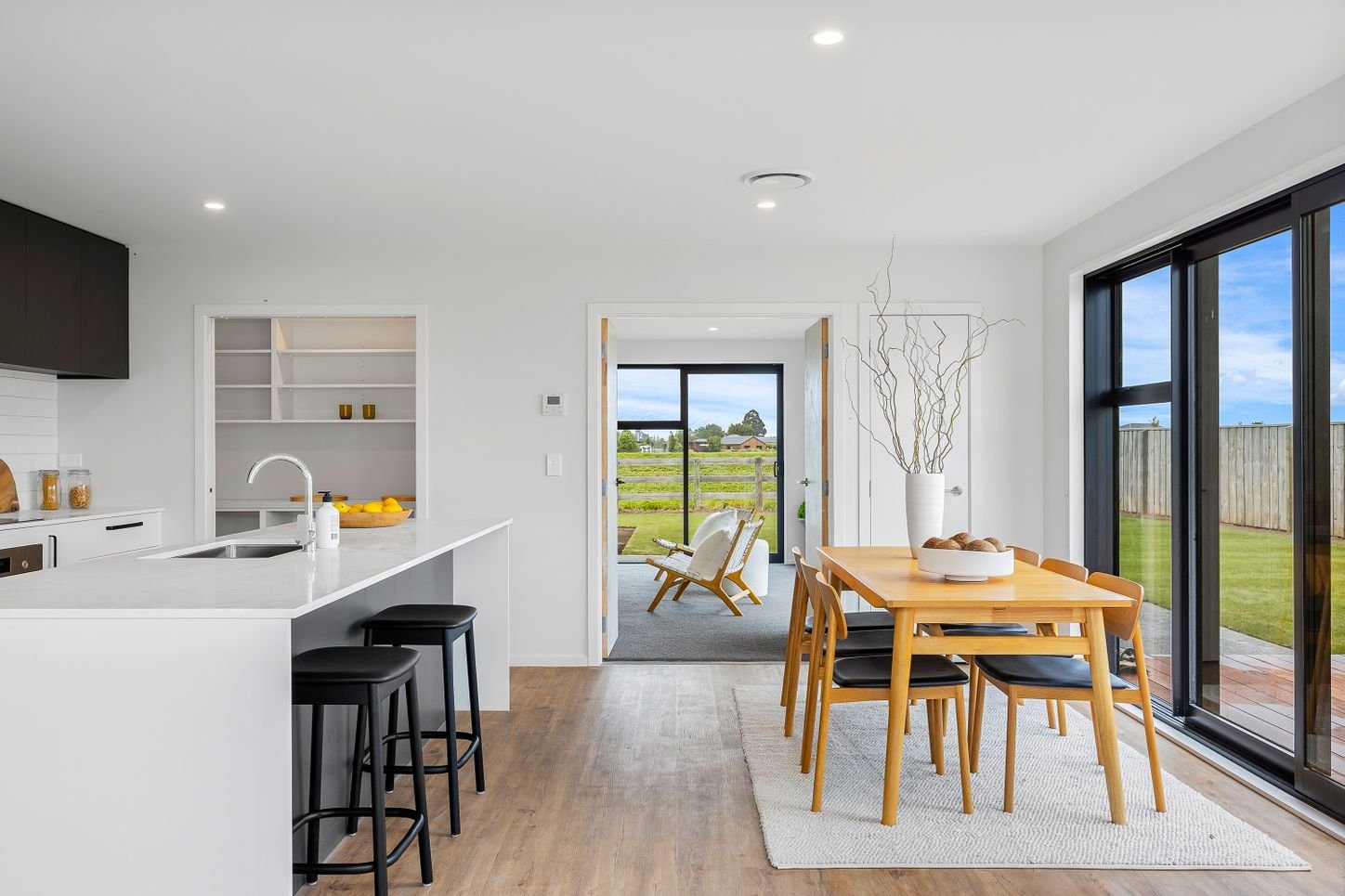 18 Plover, Kitchen, Dinning .jpg