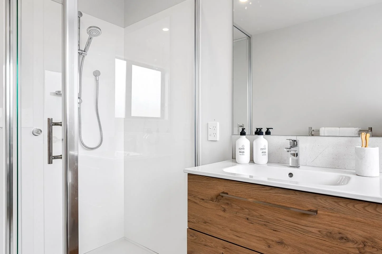 18 Plover Bathroom.jpg