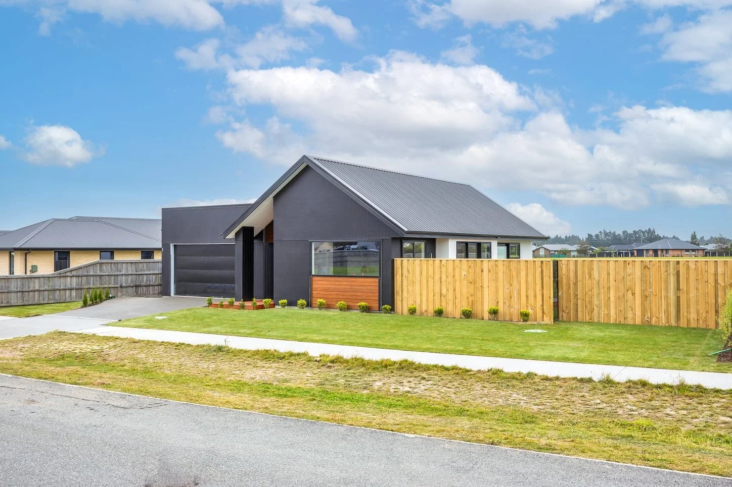 18 Plover Frontage, Side.jpg