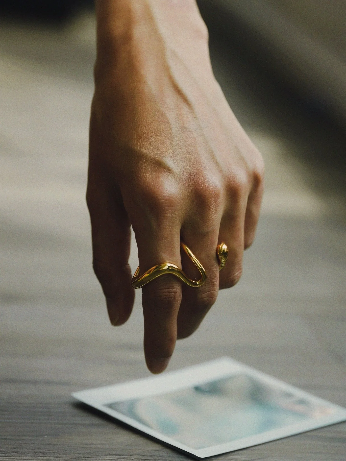 Vine and vein, both entwined.
.
.
.
.
.
#jewelrydesign #silverjewelry #handmadejewelry #ringinspiration #fairytalering #natureinspired #artisanjewelry #uniquedesign #jewelryphotography #minimaljewelry #aestheticjewelry #statementring #vineinspired #m