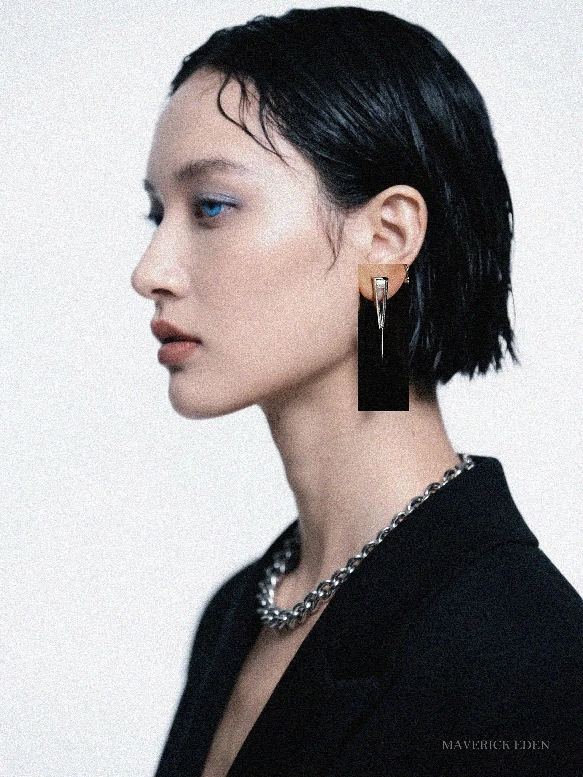 Glacial Spike Earrings
It&lsquo;s made of sterling silver with a clear quartz stone.
Now available in-store
.
.
.
.
.
#925silverjewelry #sterlingsilverjewellery #quartsjewelry #silverstuds #minimaljewelry #edgystyle #coolgirlstyle #clearquartz #vibe 