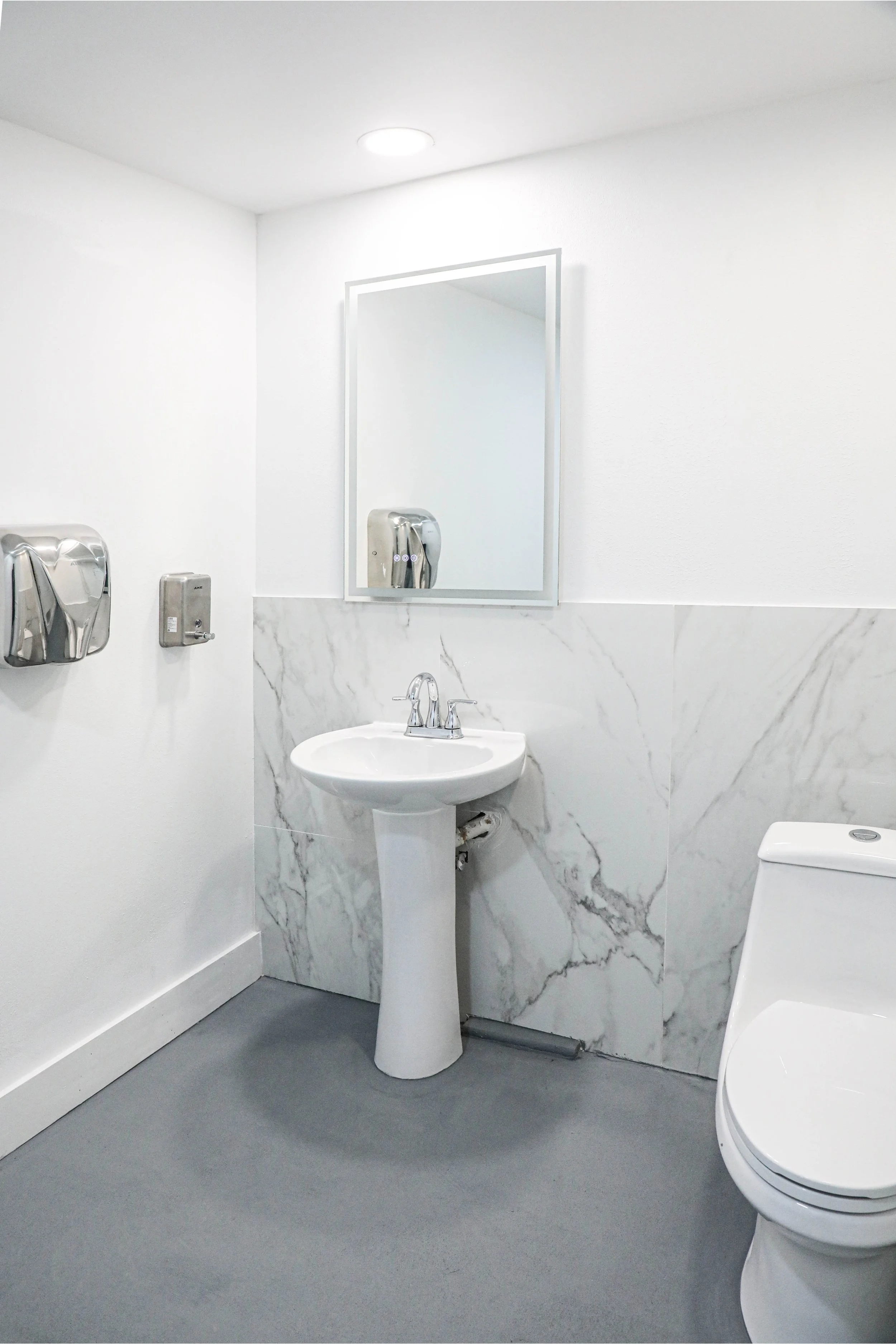 HEIGHTS_Restroom-2.jpg