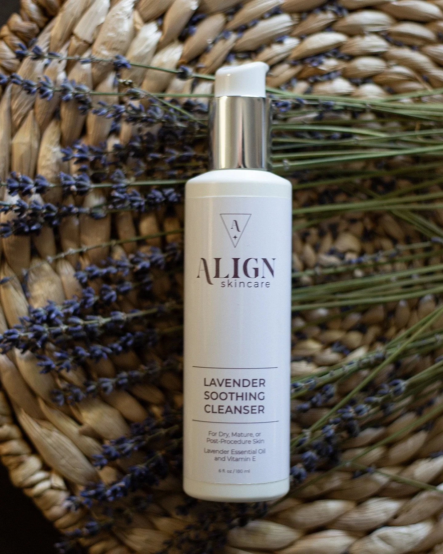 The perfect summer time cleanser as it soothes dry, sunburned skin! It&rsquo;s a hydrating milk cleanser with lavender essential oil, aloe, and vitamin E ✨ This Lavender Soothing Cleanser gently removes makeup and impurities. Ideal for sensitive, sun