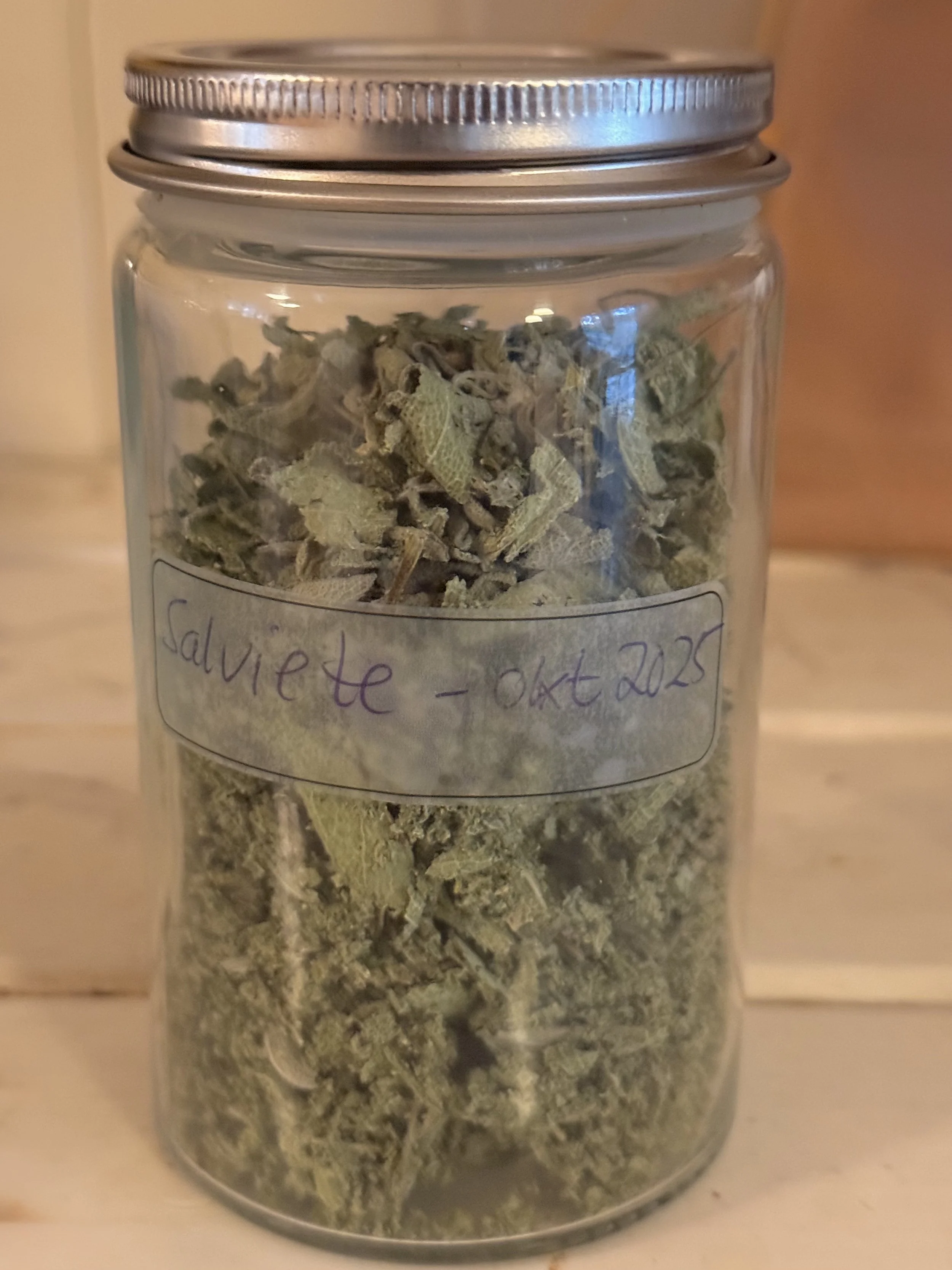 Salviete ved sår hals