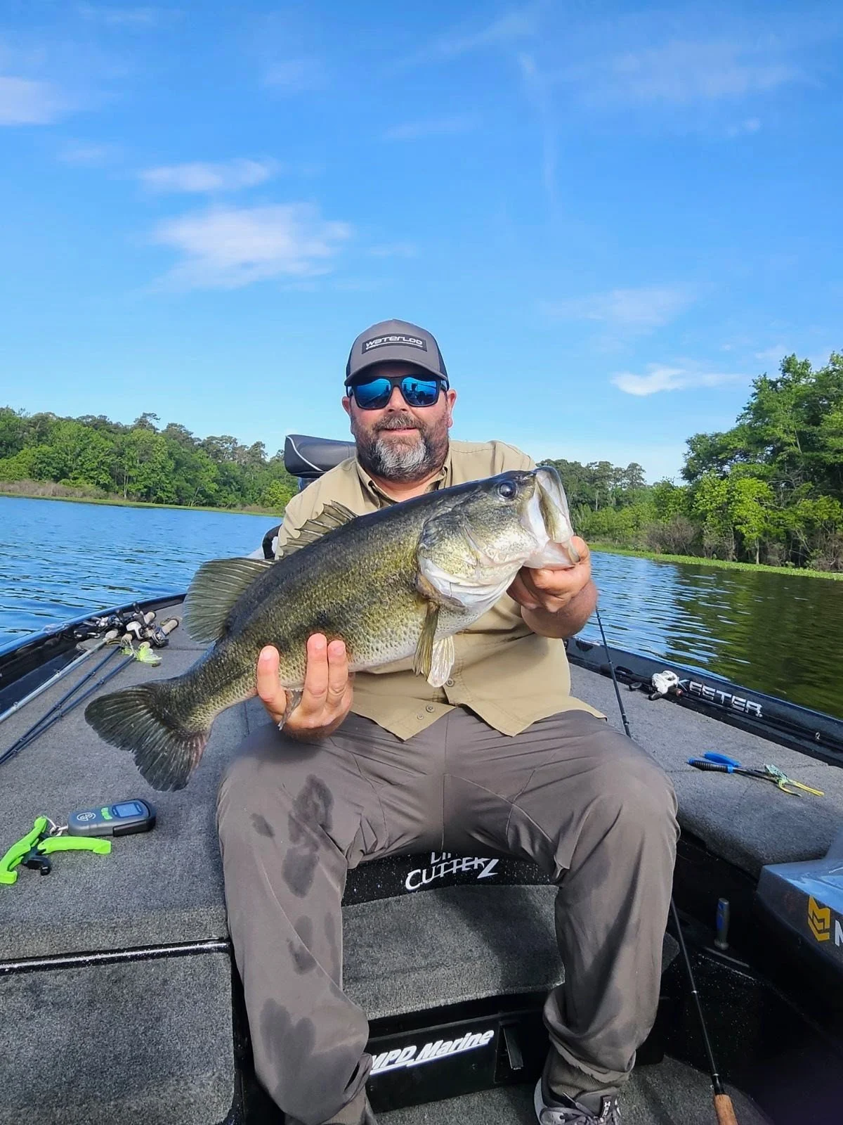 Twin Lakes Anglers Club in Brazoria County