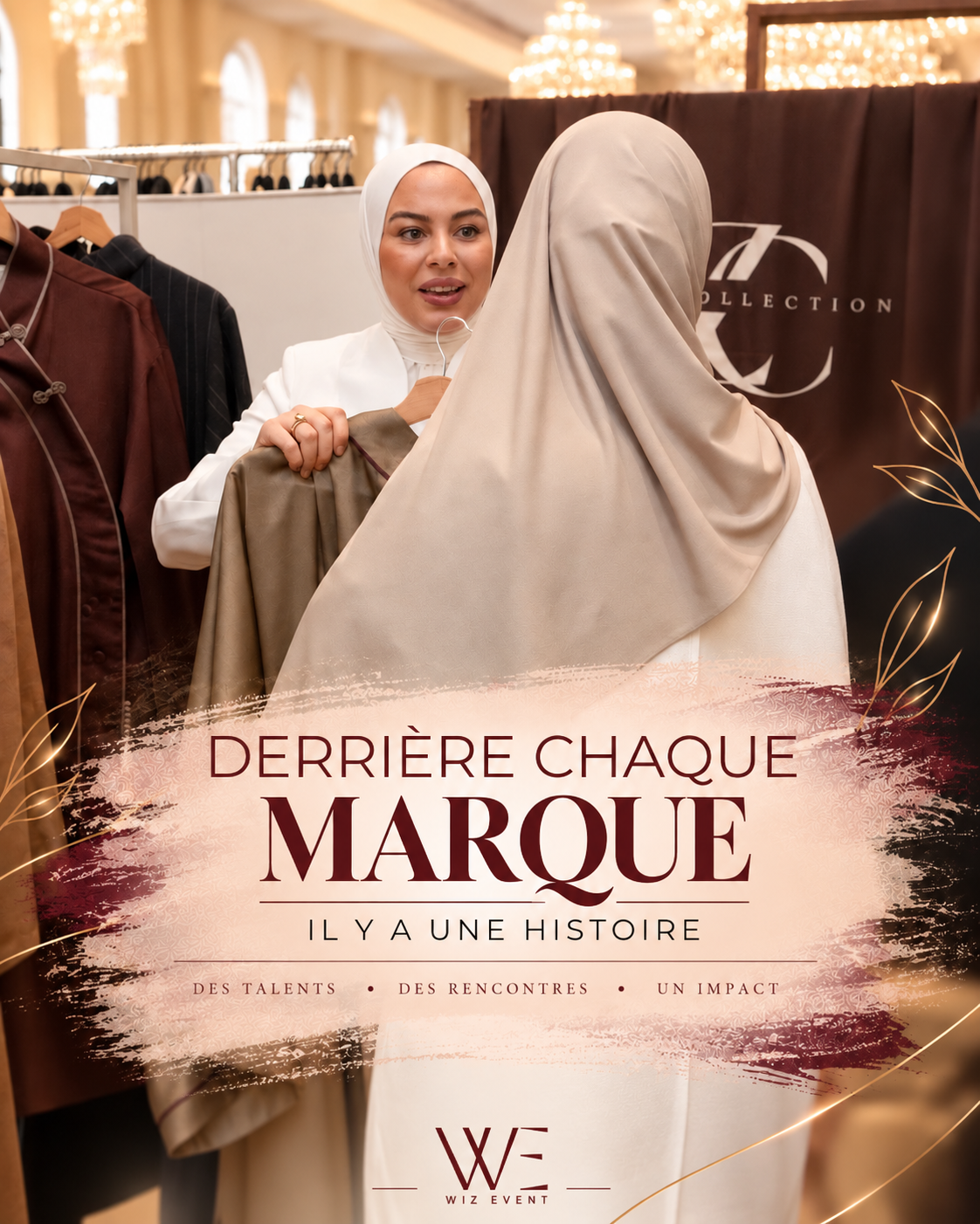 Une femme avec un hijab essaye des vêtements lors d'un événement de mode