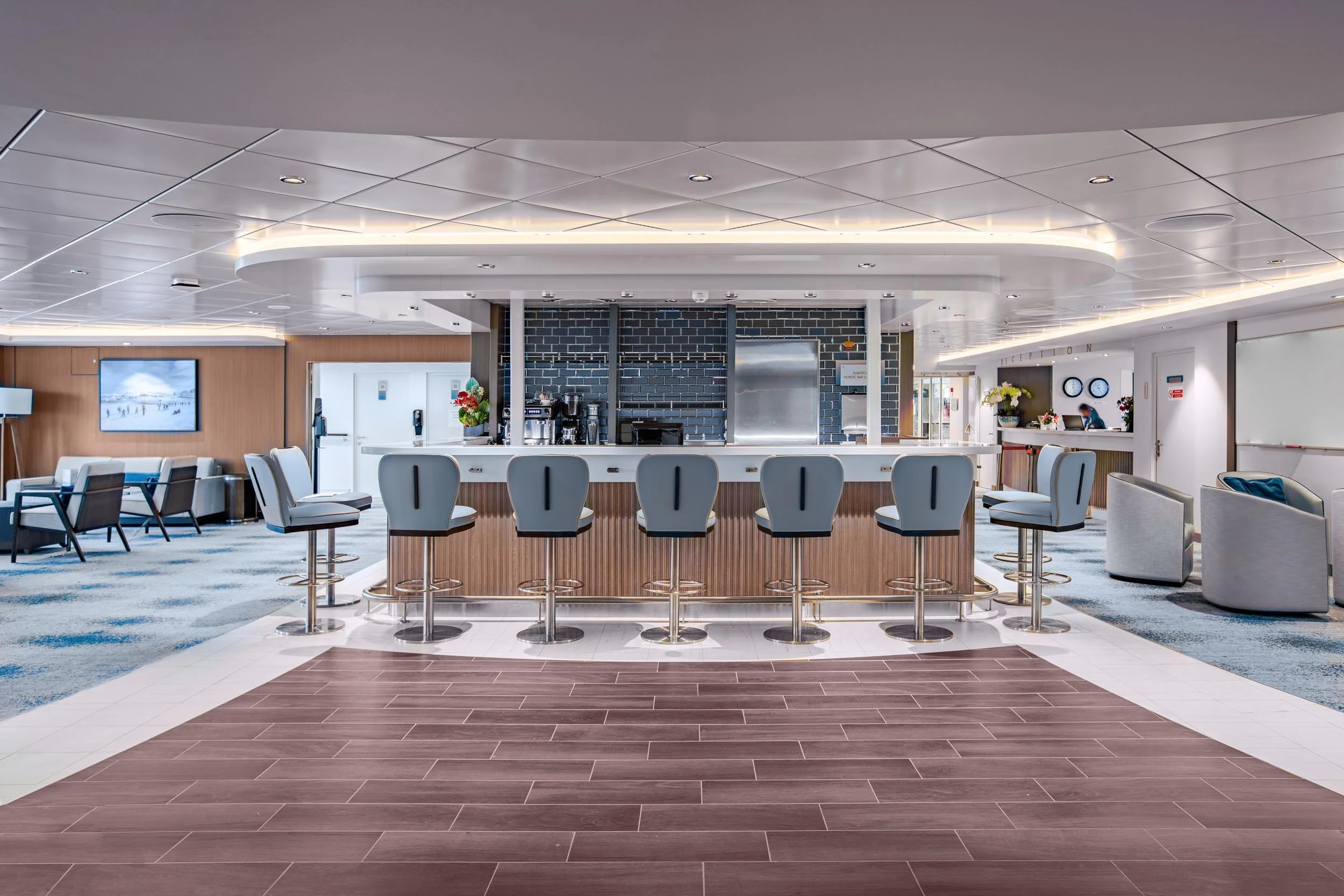 Cruiseship_OceanVictory_Nordic Bar_AE_SMALL.jpg
