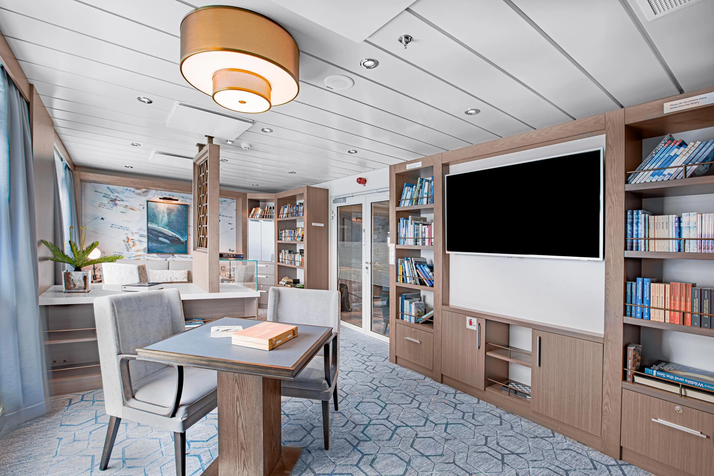 Cruiseship_OceanVictory_Library_01_AE_SMALL.jpg