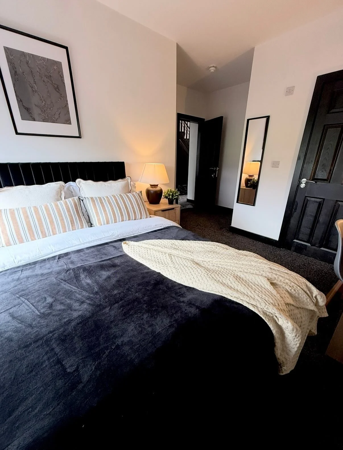 Introducing our latest HMO installation 😍 💥 

Dark and moody vibes that create a modern and homely feel - we absolutely loved working through the refurb phase with our client @carolinetolmanproperty on this all the way to the furnishing at the end!