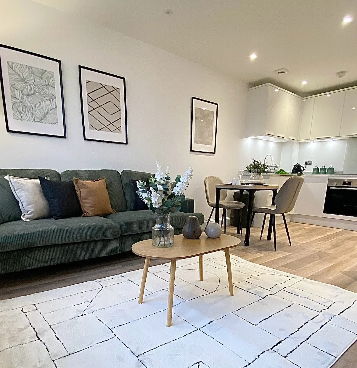 Our team worked over the weekend to complete two SA installs in Gravesend 📍 

We are super busy at the moment with 9 installs completed in the last week 💥 

As we strengthen our systems and resources, our workload is increasing but so is our turnar