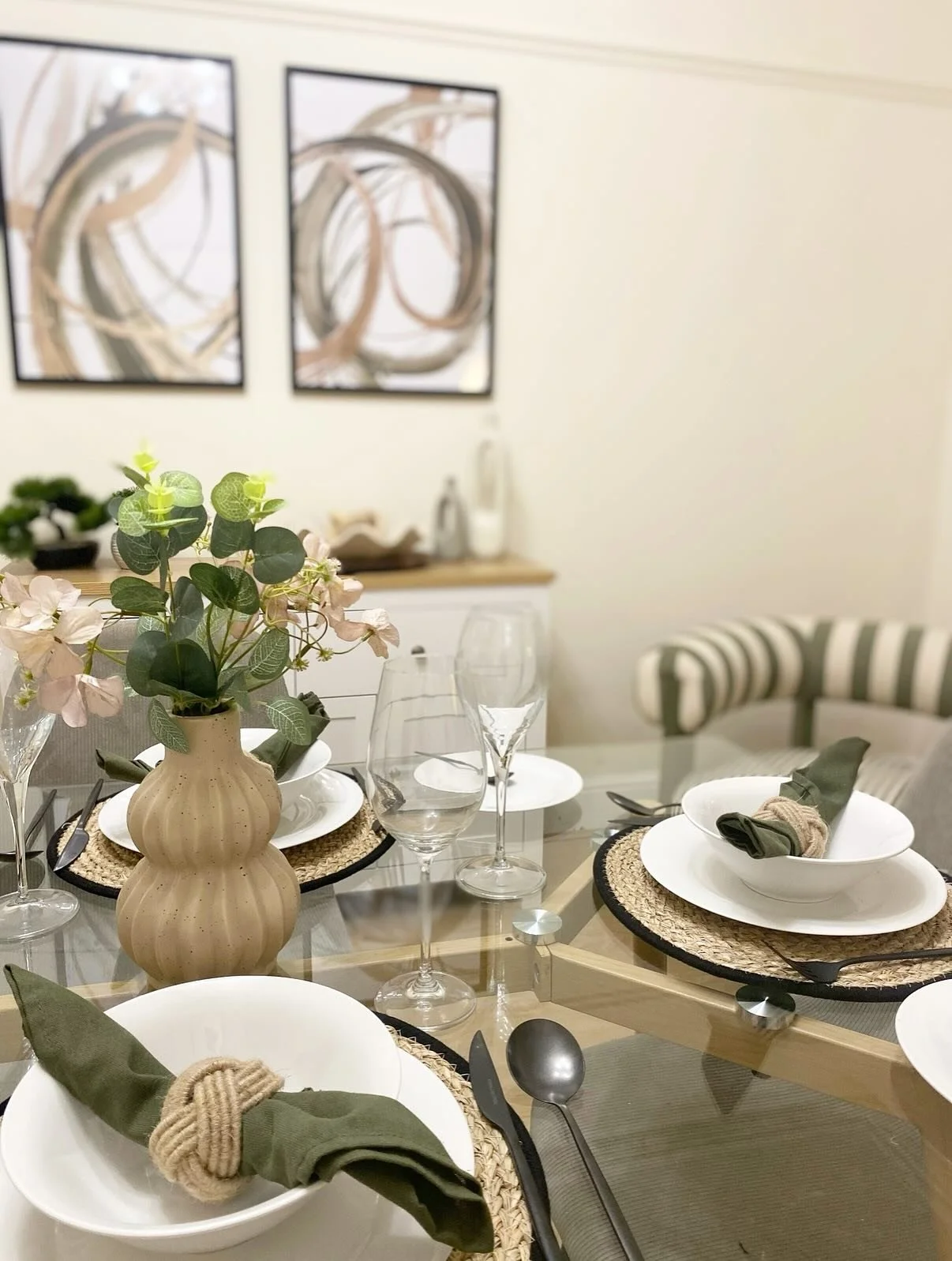 A few snaps from a stage in Norwich! Our team worked over the weekend to get this ready in time for our clients valuation 😍 love the warm tones used! 

What jobs have been going on elsewhere today? (Whilst the Holland-Banks family have been fighting