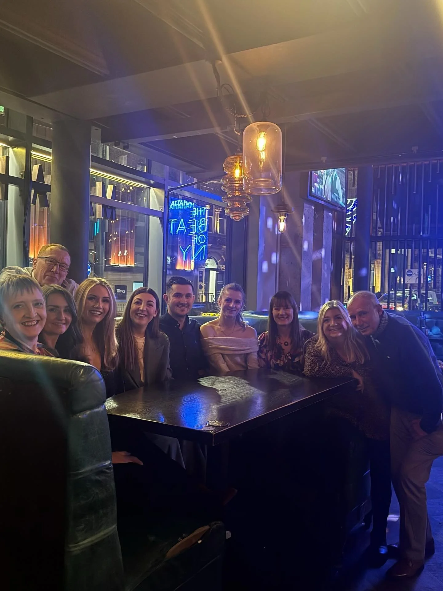 Team Signatures Christmas Do (missing a few faces!)🥂🎅🏼

Every person plays such a big part in the setting up of all the properties you see on socials. What an incredible group of people ❤️