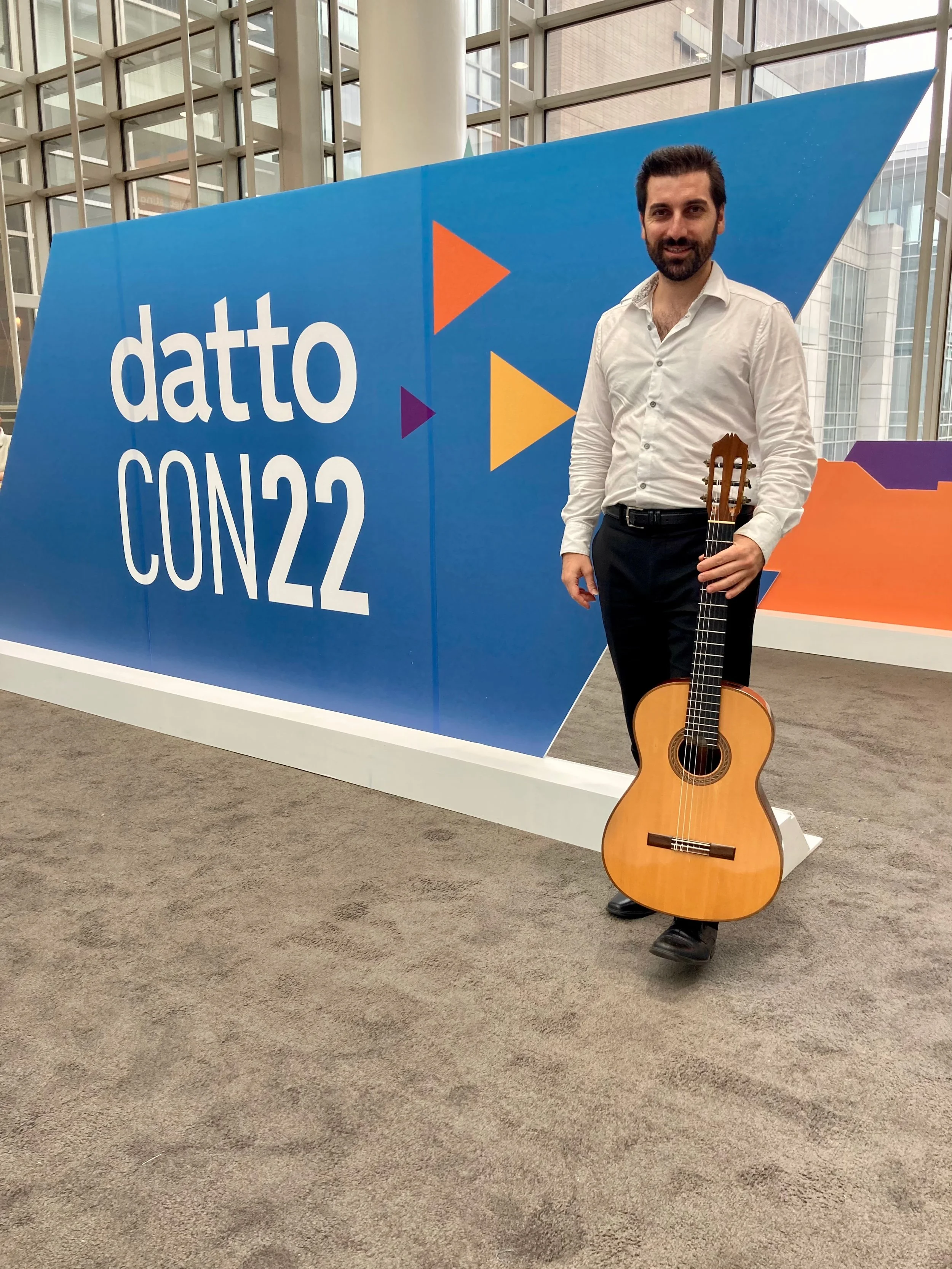 DATTO.guitarist_julien.xuereb.jpg