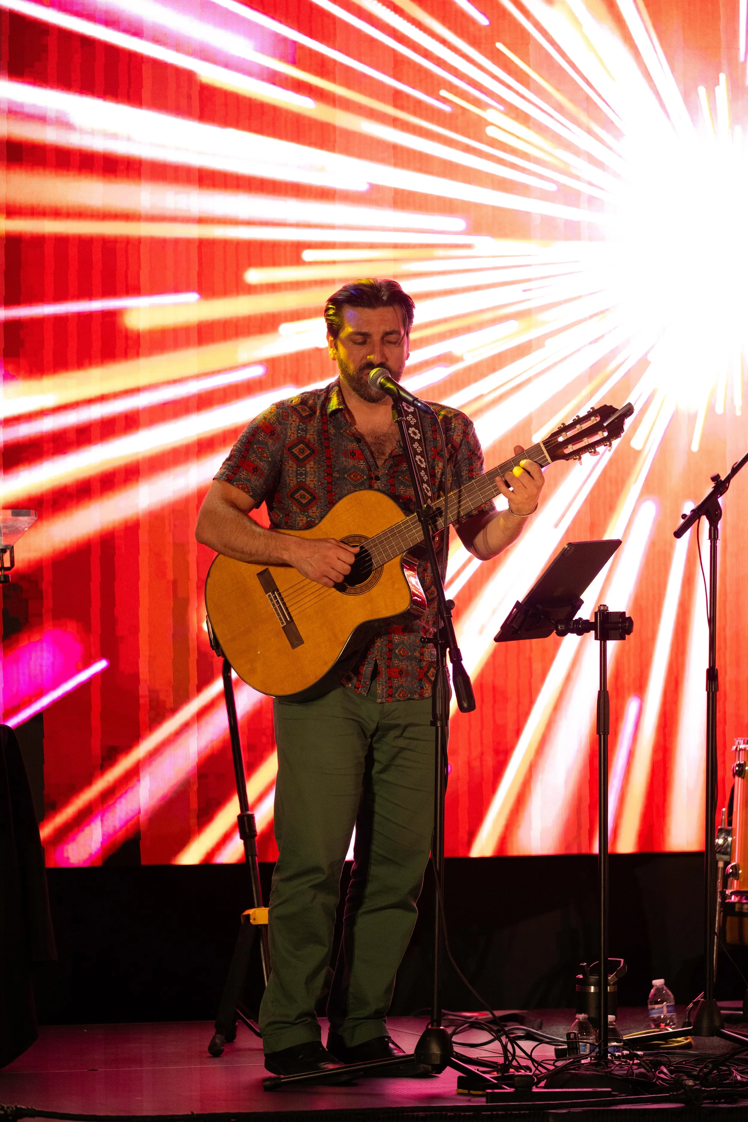 julien.guitar_french.embassy_the.panachays1_DC2.jpg