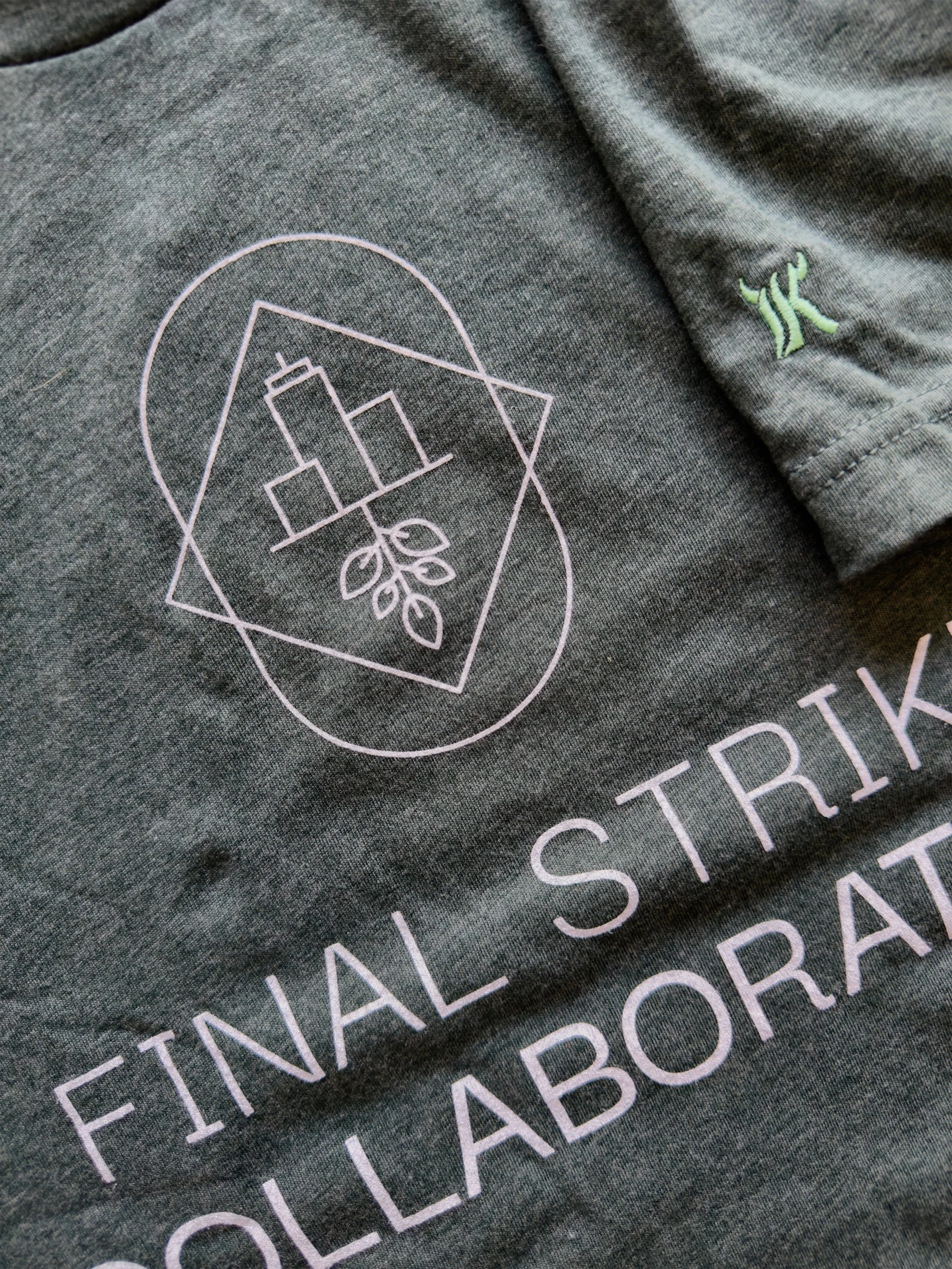 Go see @finalstrikecollaborative at the Broadway Flea today (at Hammerstein Ballroom this year)! Don&rsquo;t waste! Donate! @finalstrikecollaborative @kerconyc
