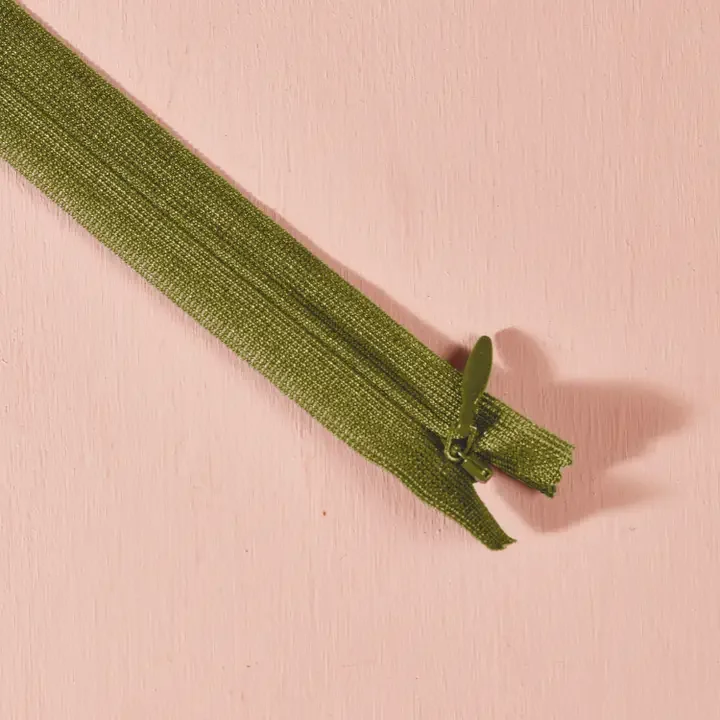 invisible zipper 20 cm ivy green.webp (Copy)