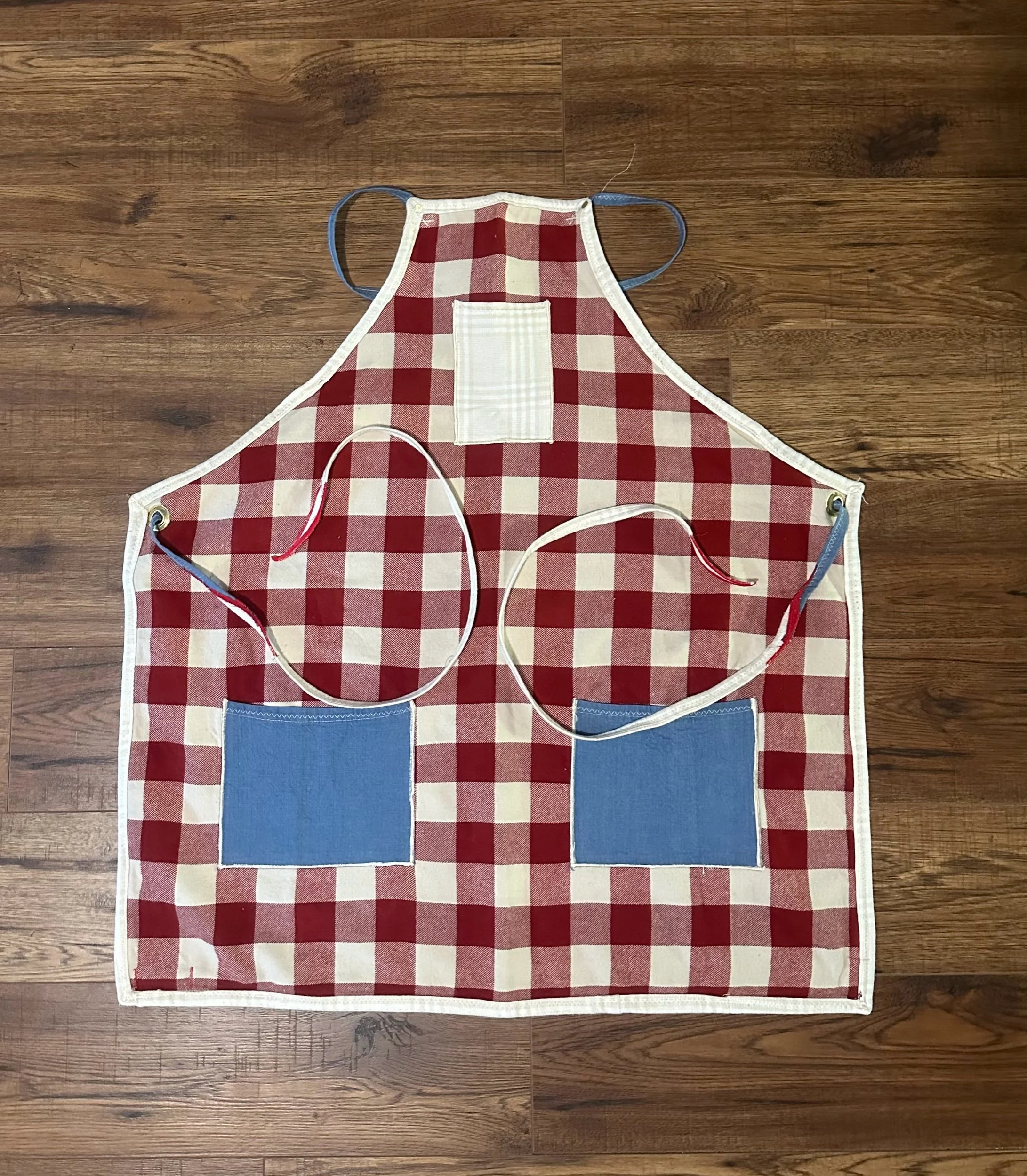 Apron - Plaid Flannel Base - White Trim