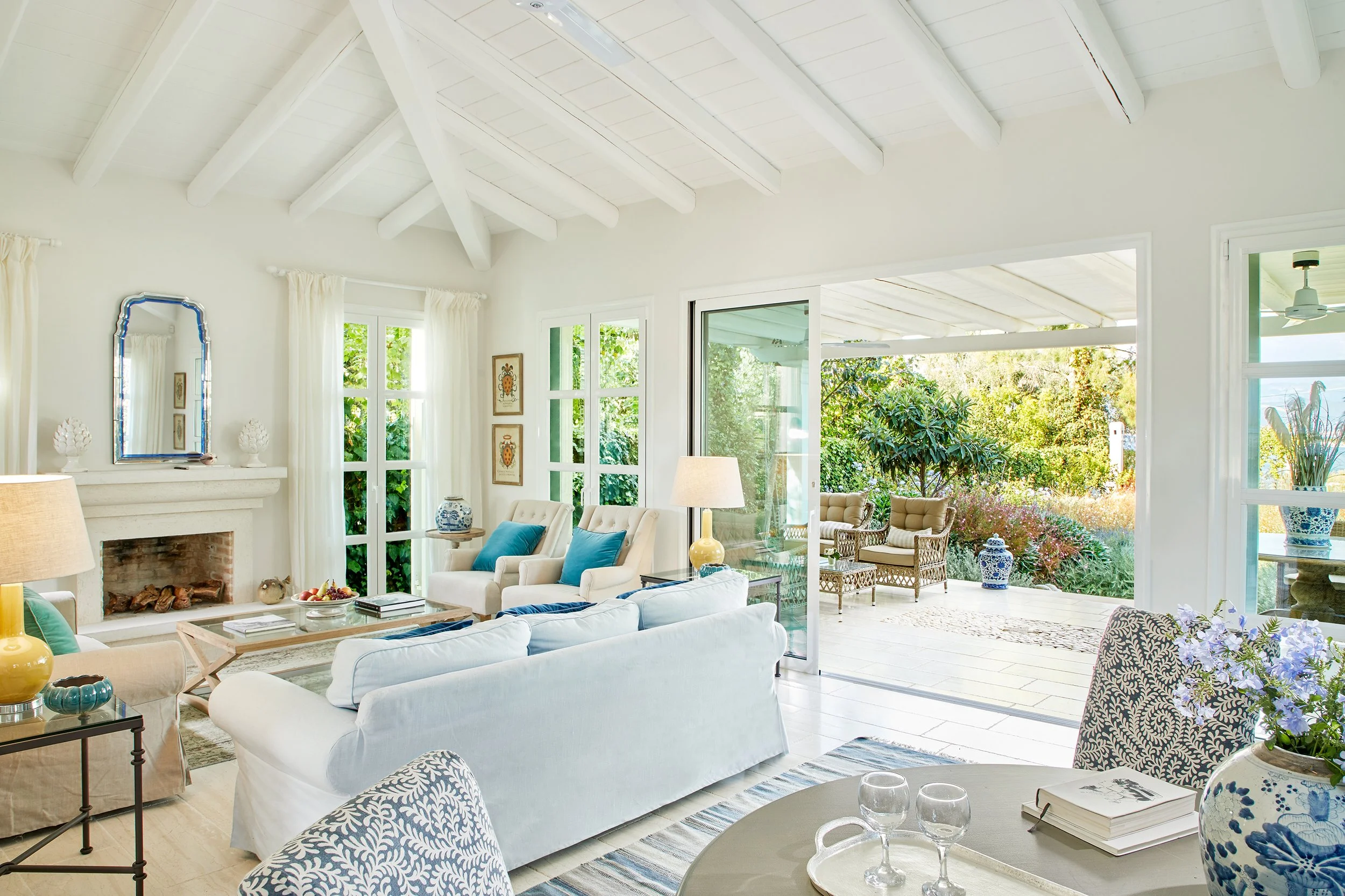 The Beach House – Coastal Elegance