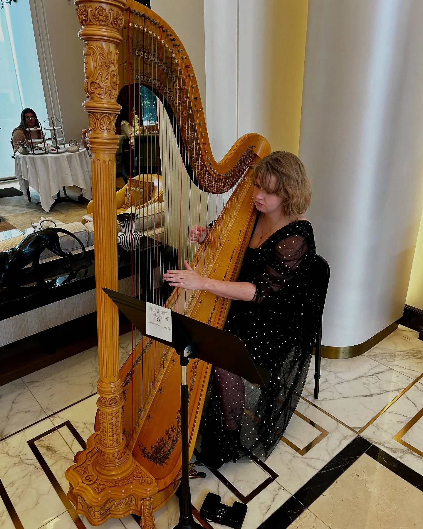 as we wrap up this gigsmas, i want to give a special shoutout to &lsquo;50 christmas carols for all harps&rsquo; by sylvia woods and the classic harpist&rsquo;s arrangement: b, b, a an octave higher, b