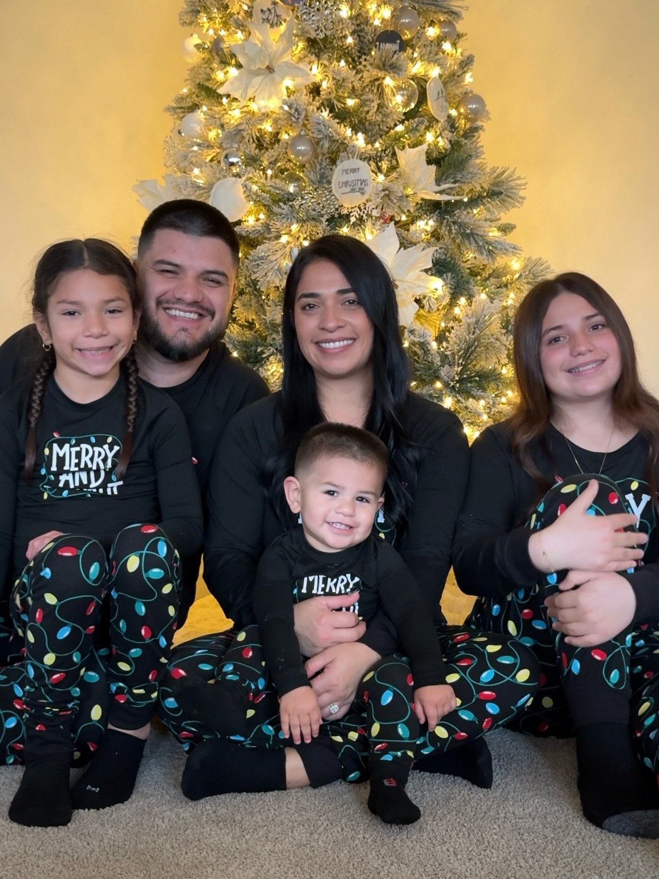 Feliz Navidad de parte de la Familia Martinez 🎄🎅🎁