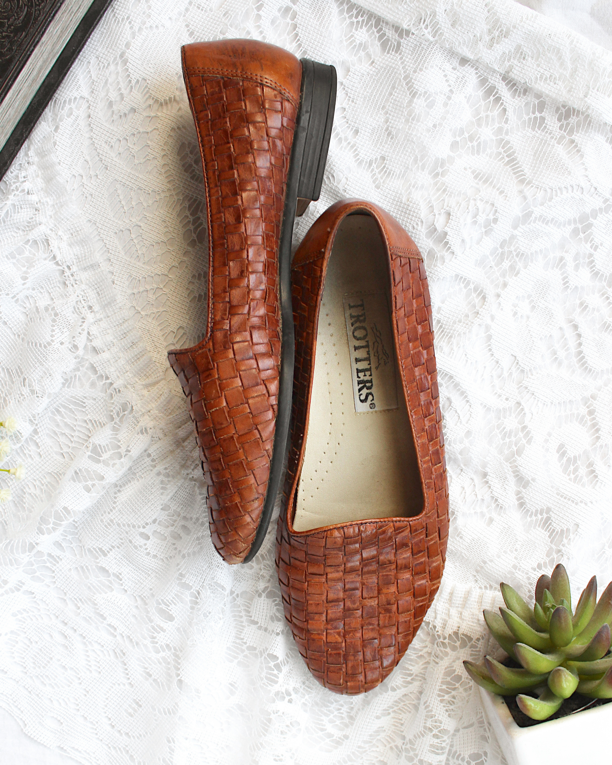 Willow Woven Loafers4.png