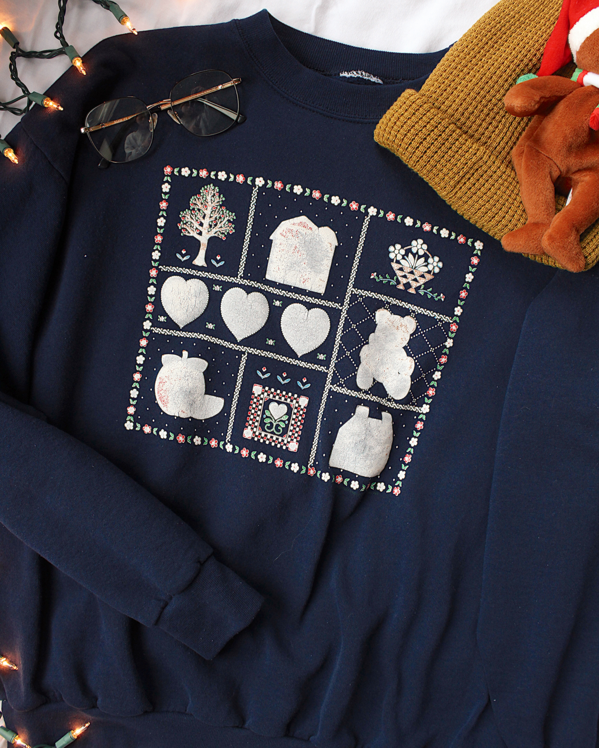 Snowglobe Village Pullover9.png