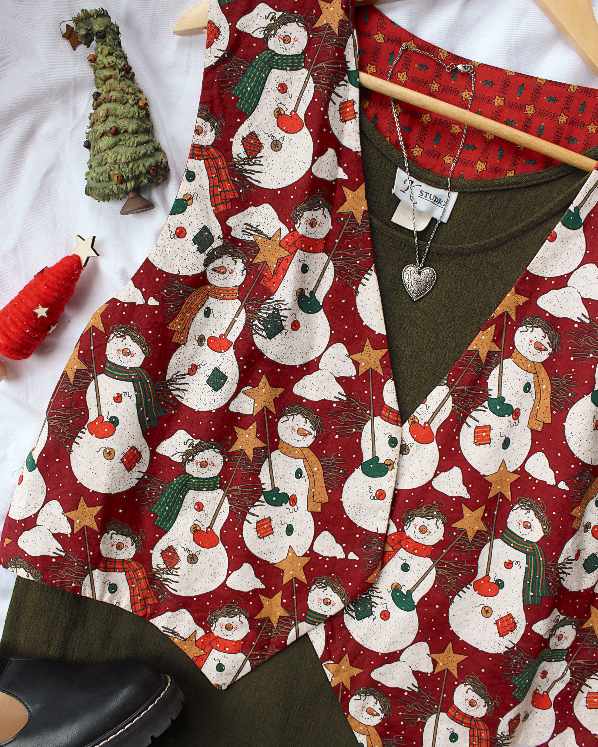 Frost + Fir Reversible Vest11.png