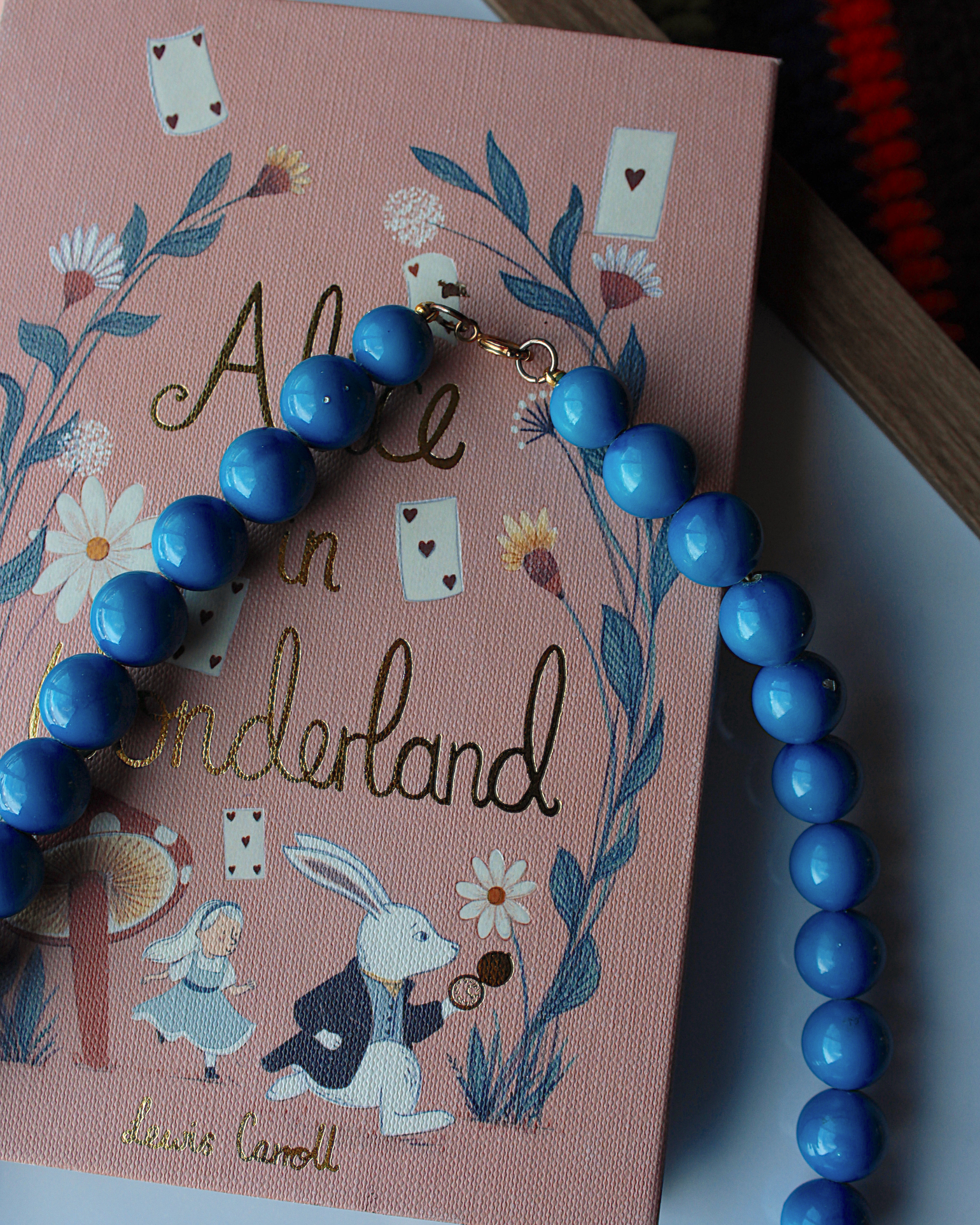 Blue Bubblegum Necklace5.png