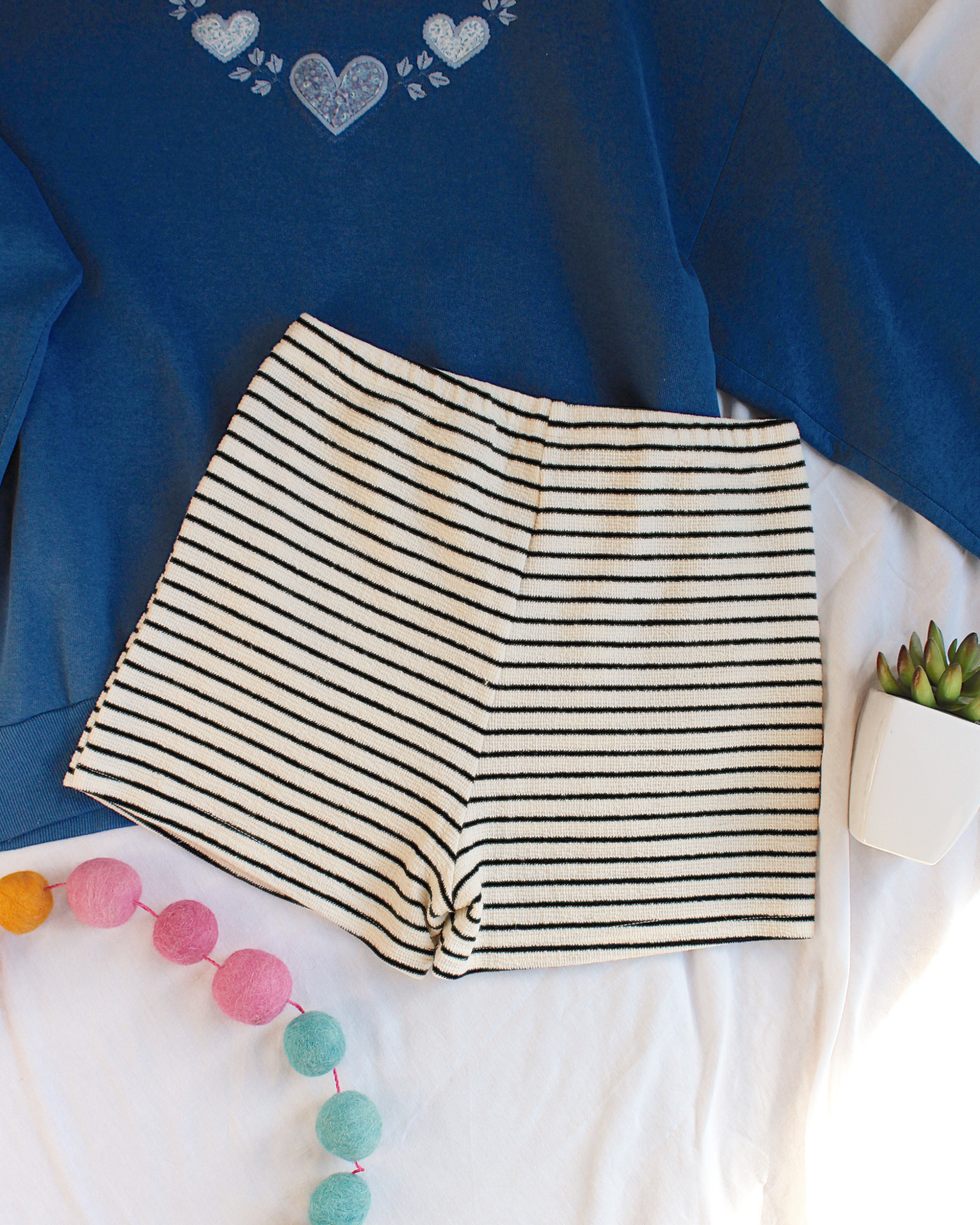 Lazy Day Shorts - Small