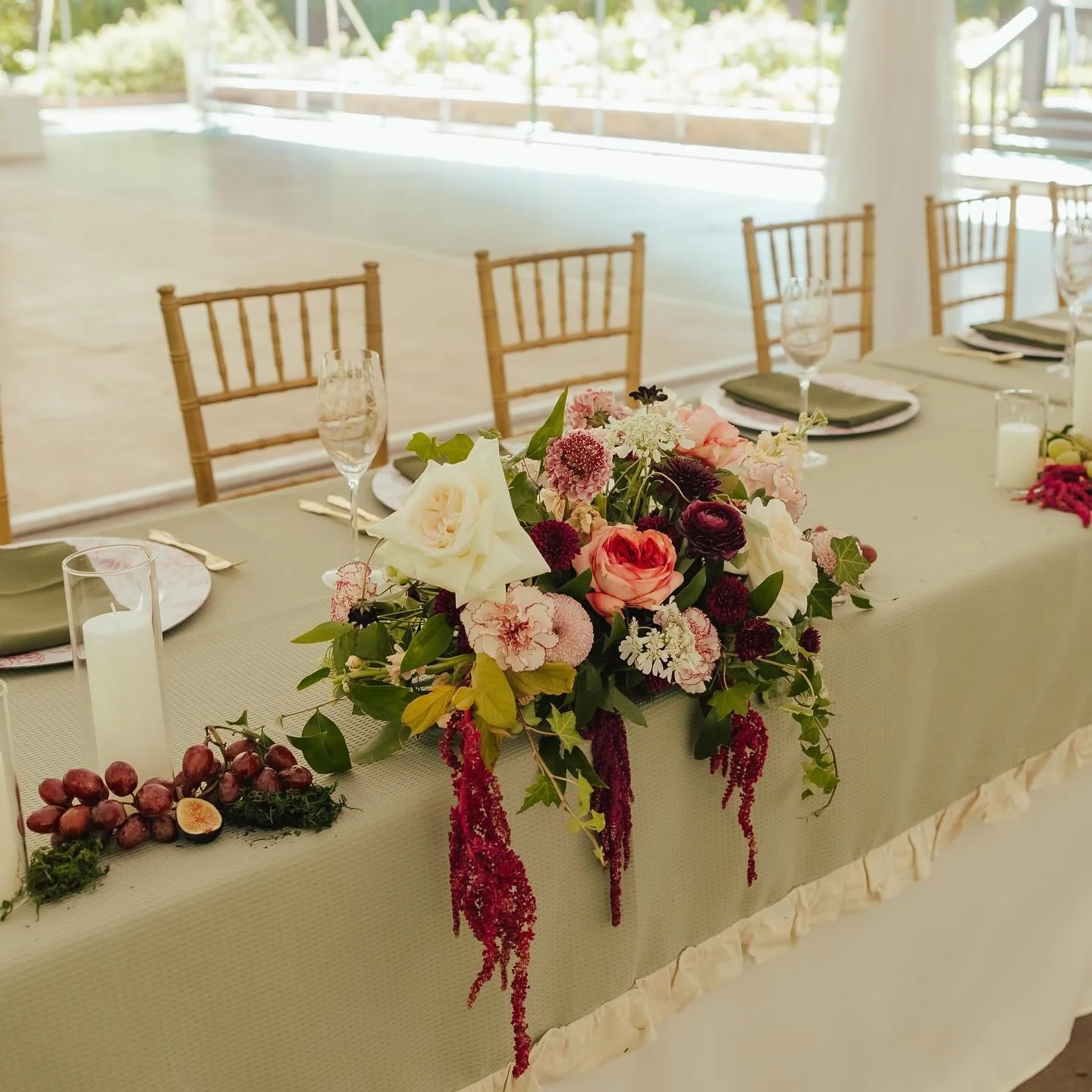Lofits wedding 24&rsquo; 💌  Photographer:@rileycombsphoto  #florals #weddingdesign #floraldesign #weddingfloral #florist
