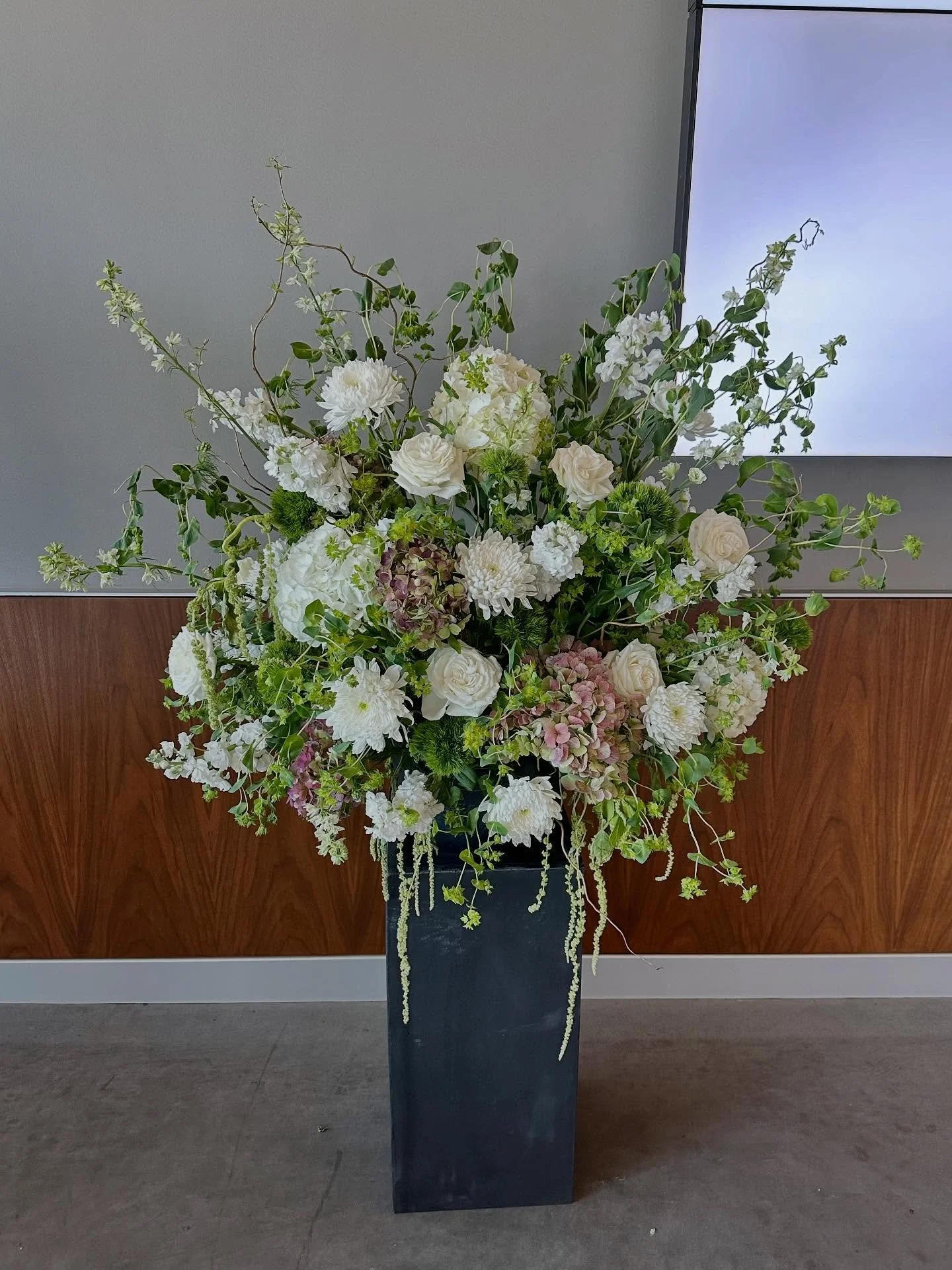 Full of fun texture for @meta 🤭 &bull;
&bull;
&bull;
&bull; 
#florist #dfwweddings #dallasflorist #dallasweddings #weddingflorist #dfwweddingflorist #northtexasbrides #bridesofnorthtexas #luxuryweddings #luxuryweddingflowers