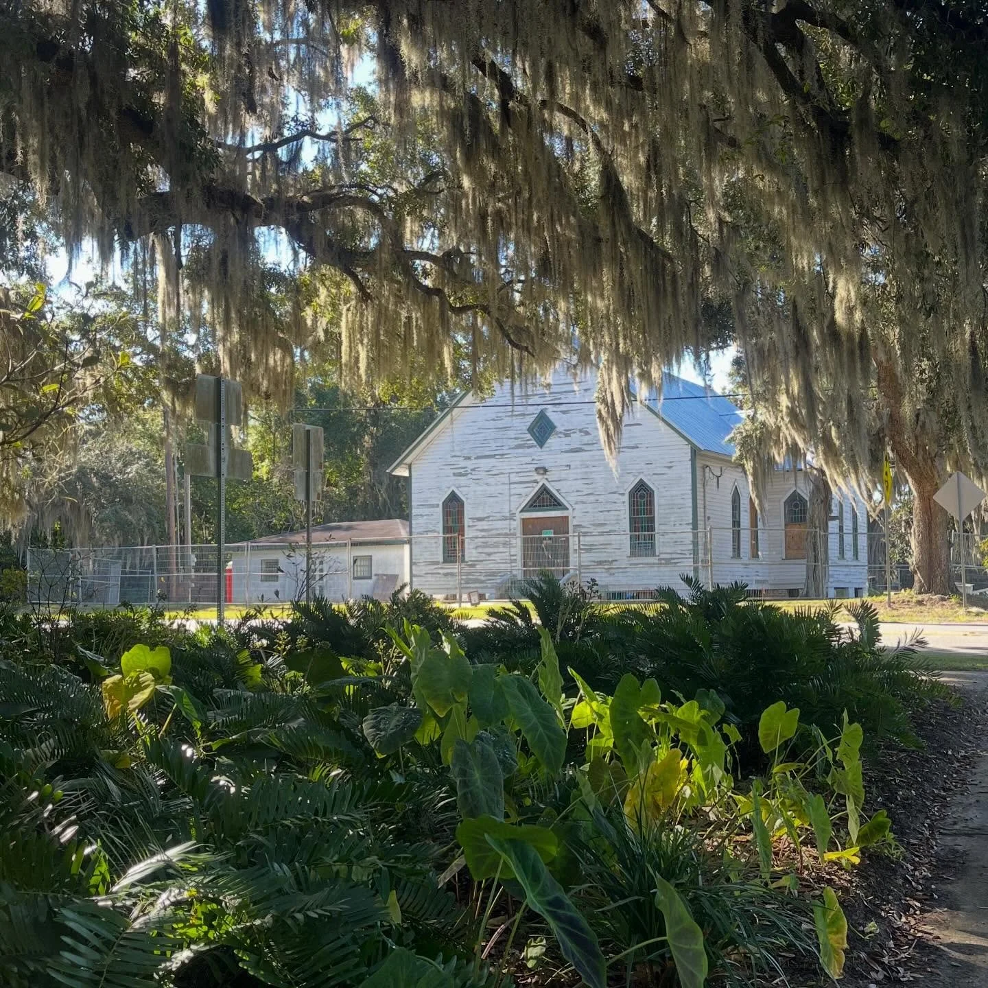 Restoration is coming along!  Join us on this journey! 

#darien #darienga #goldenisles #gracehall #gracehalldarien