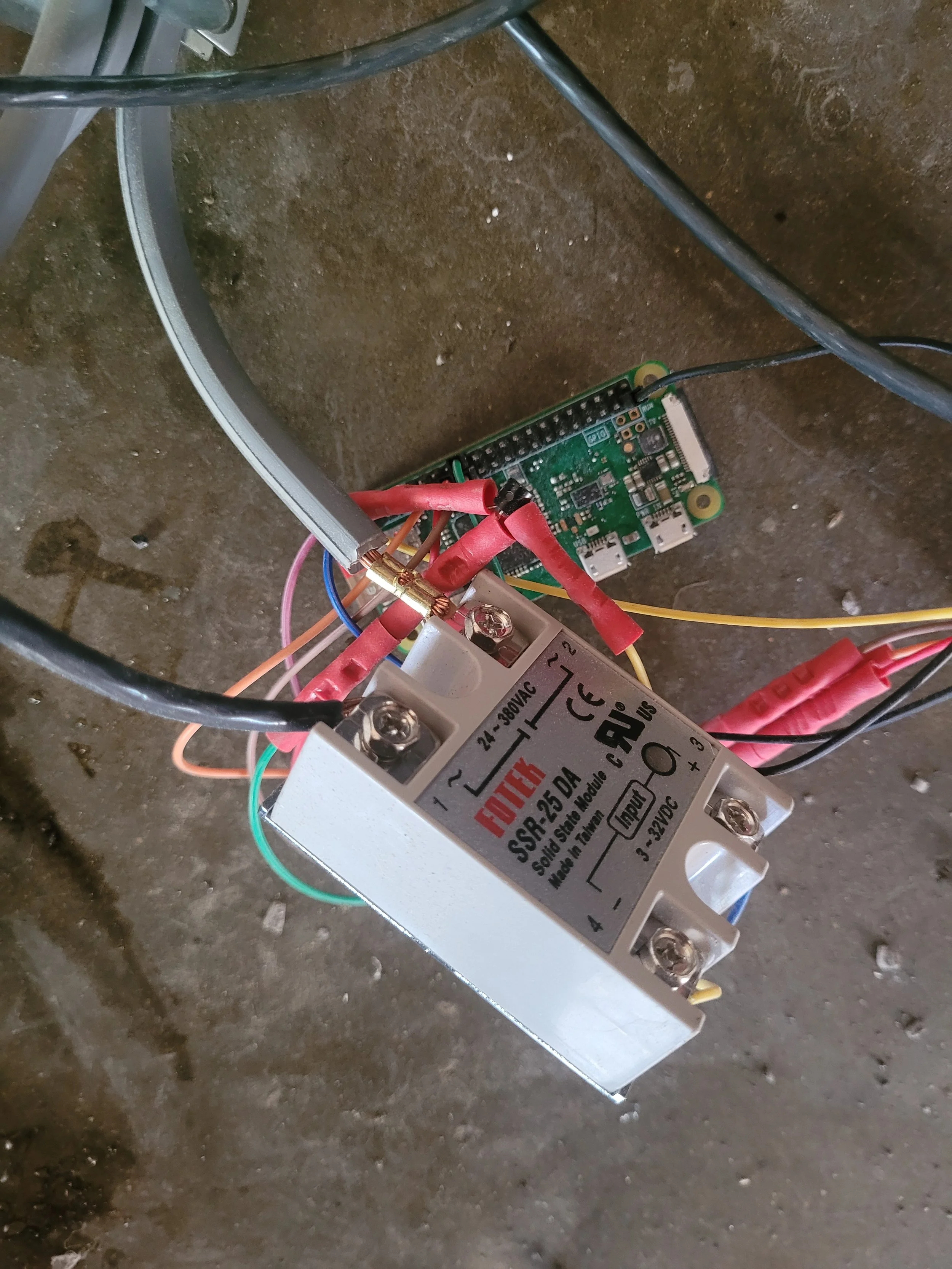 Raspberry pi and 240v relay to power coils