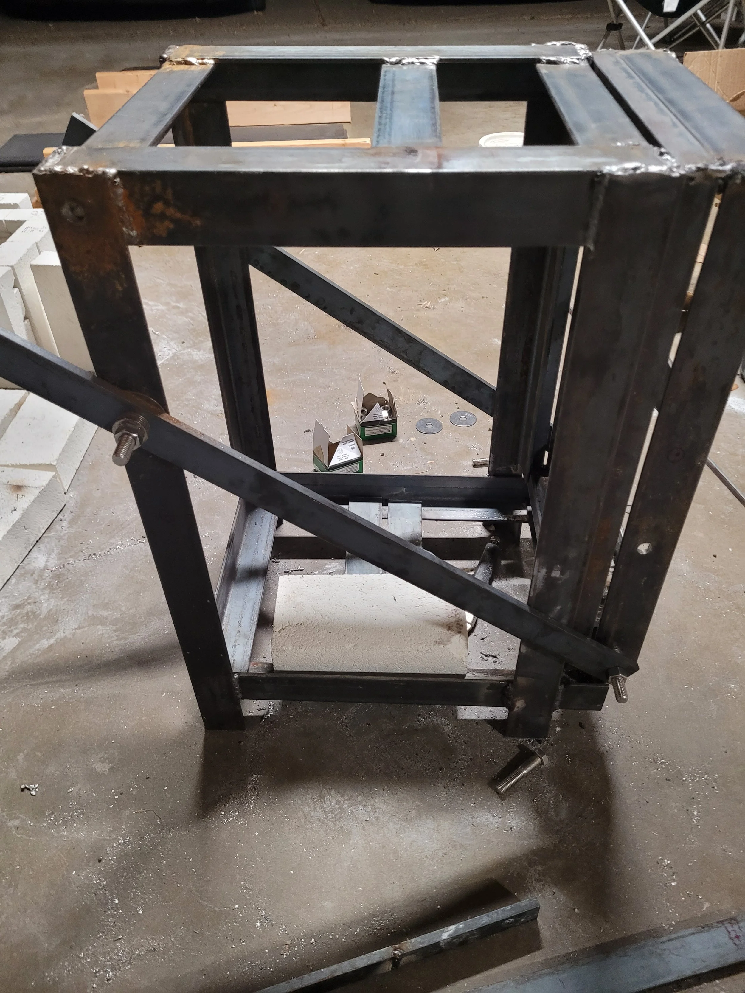 Added mounting for the door