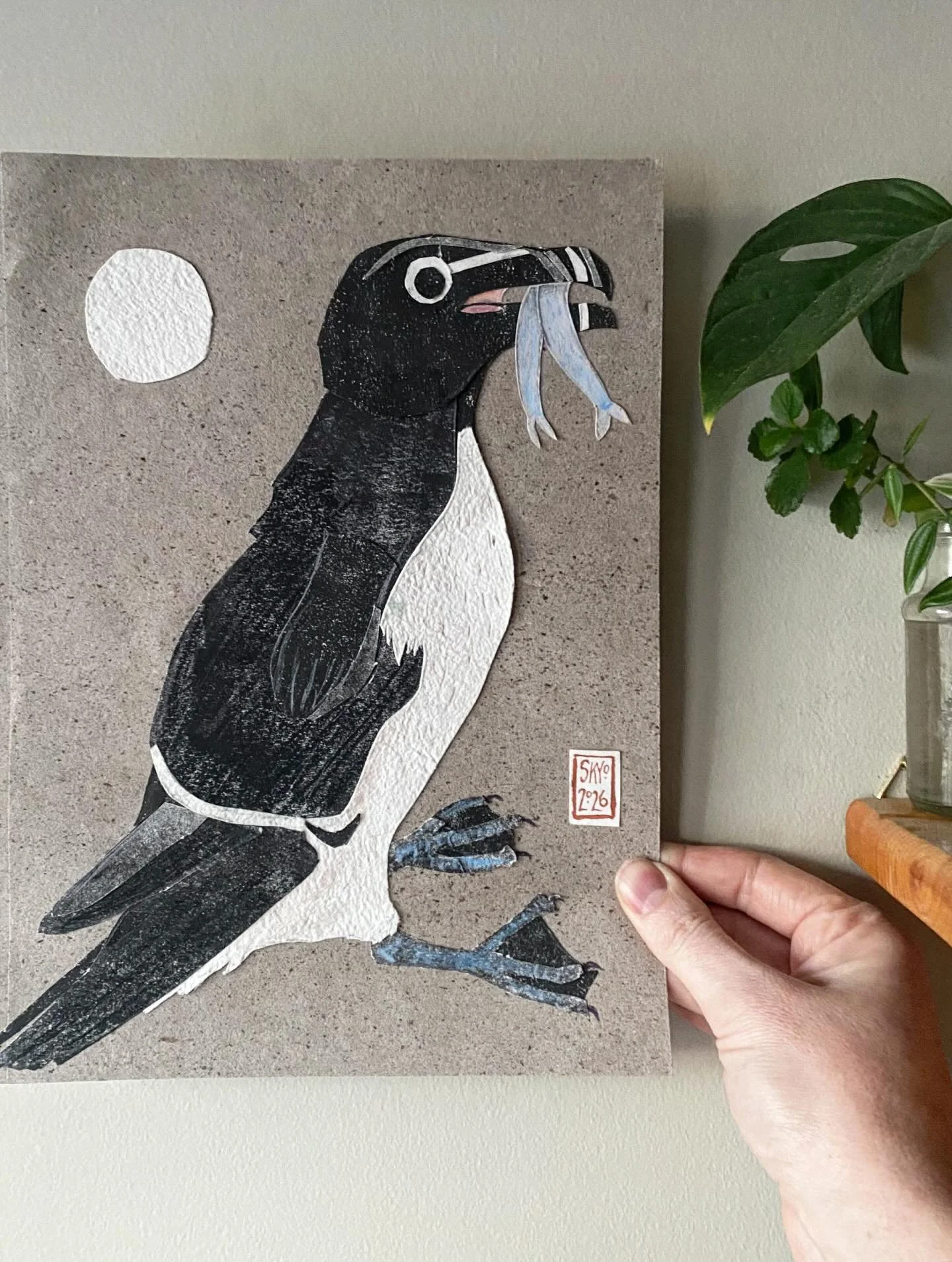 Just a little texture-appreciation post for the Razorbill collage from Day 3 of #birbfest2026 while I continue working on the others. I used handmade paper from this past summer in addition to one of my favorite tree-free papers from @artwayltd and m