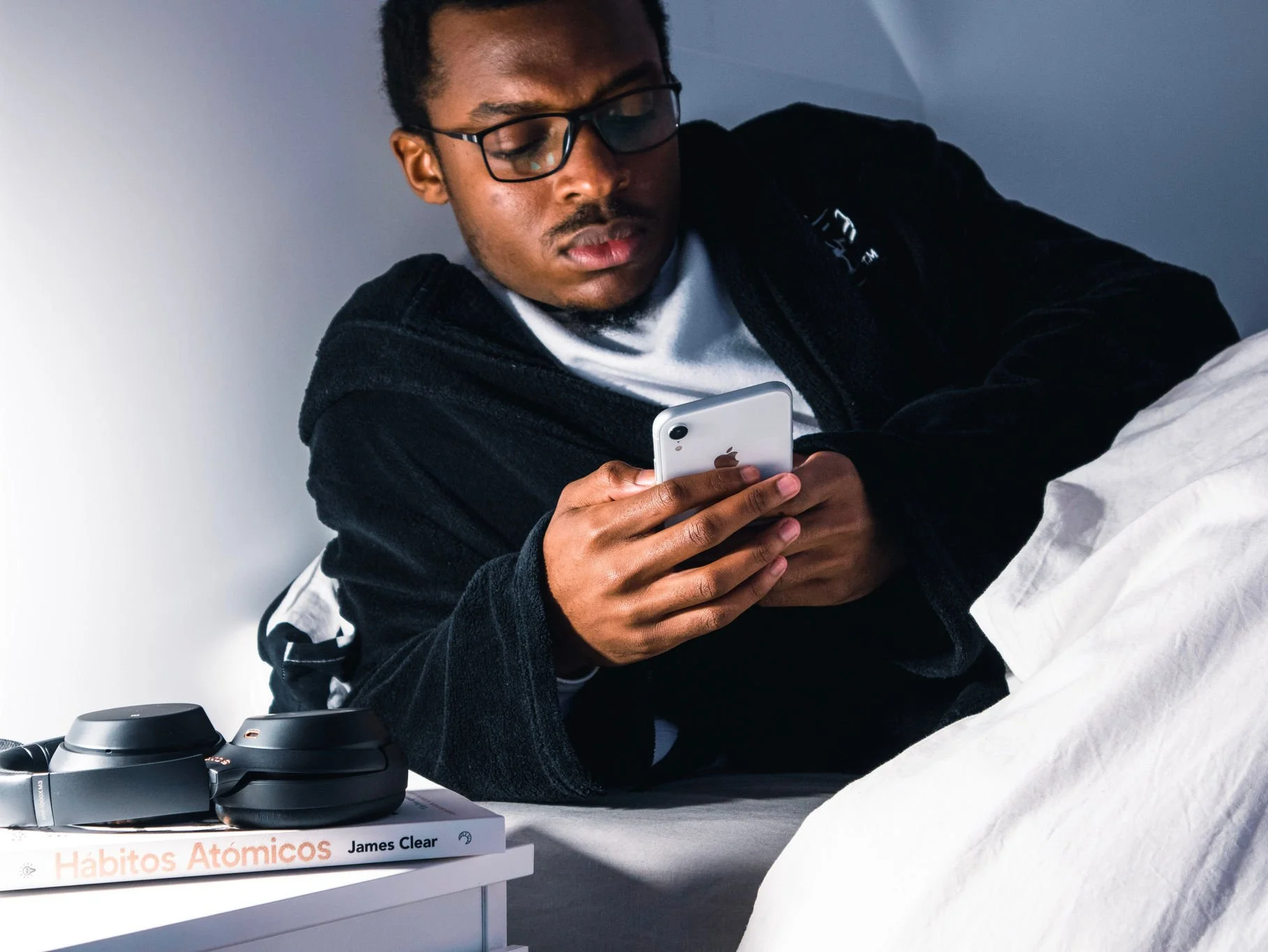 For Better Sleep, Turn Off the Blue Light