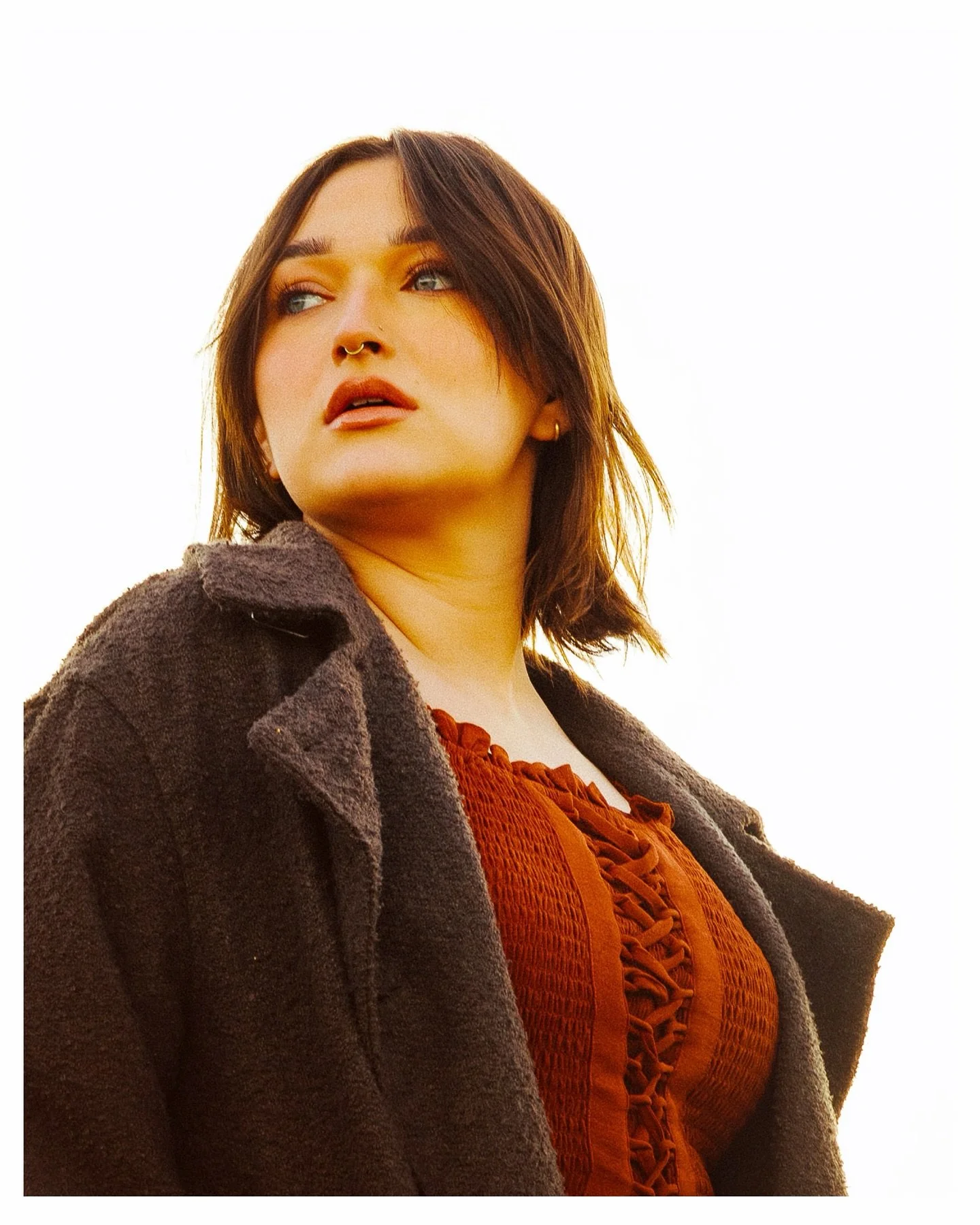 Faith never knows where it is being led, but it loves and knows the One who is leading.

Does it remind you of Pride and Prejudice?

#fallphotoshoot #prideandprejudiceedit #elyonstudio