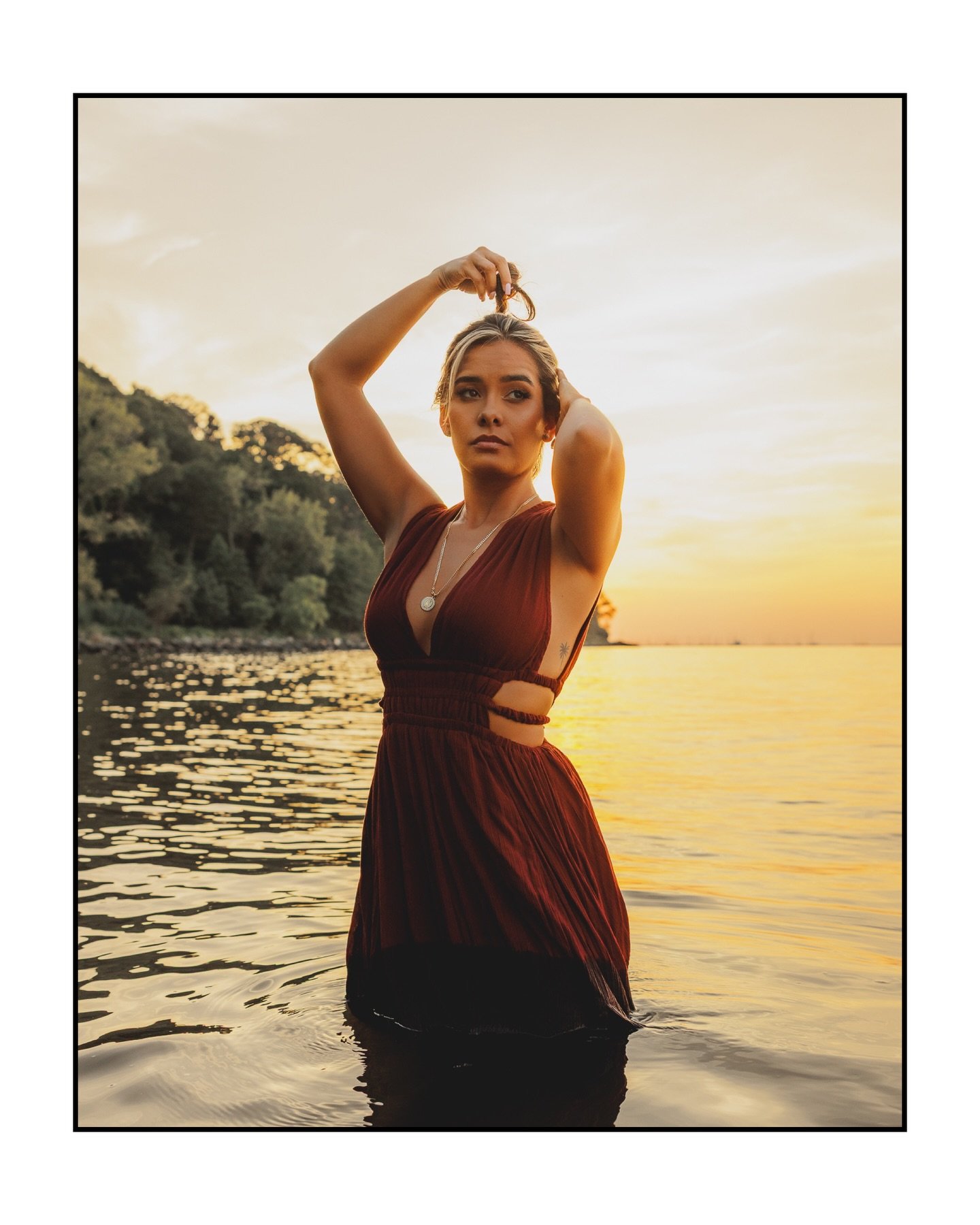 Less chaos.
More sunsets.

💃Model: @_xojuli 
📍Location: NJ Beach
🕐Time: Dusk
📸 @canonusa R5
