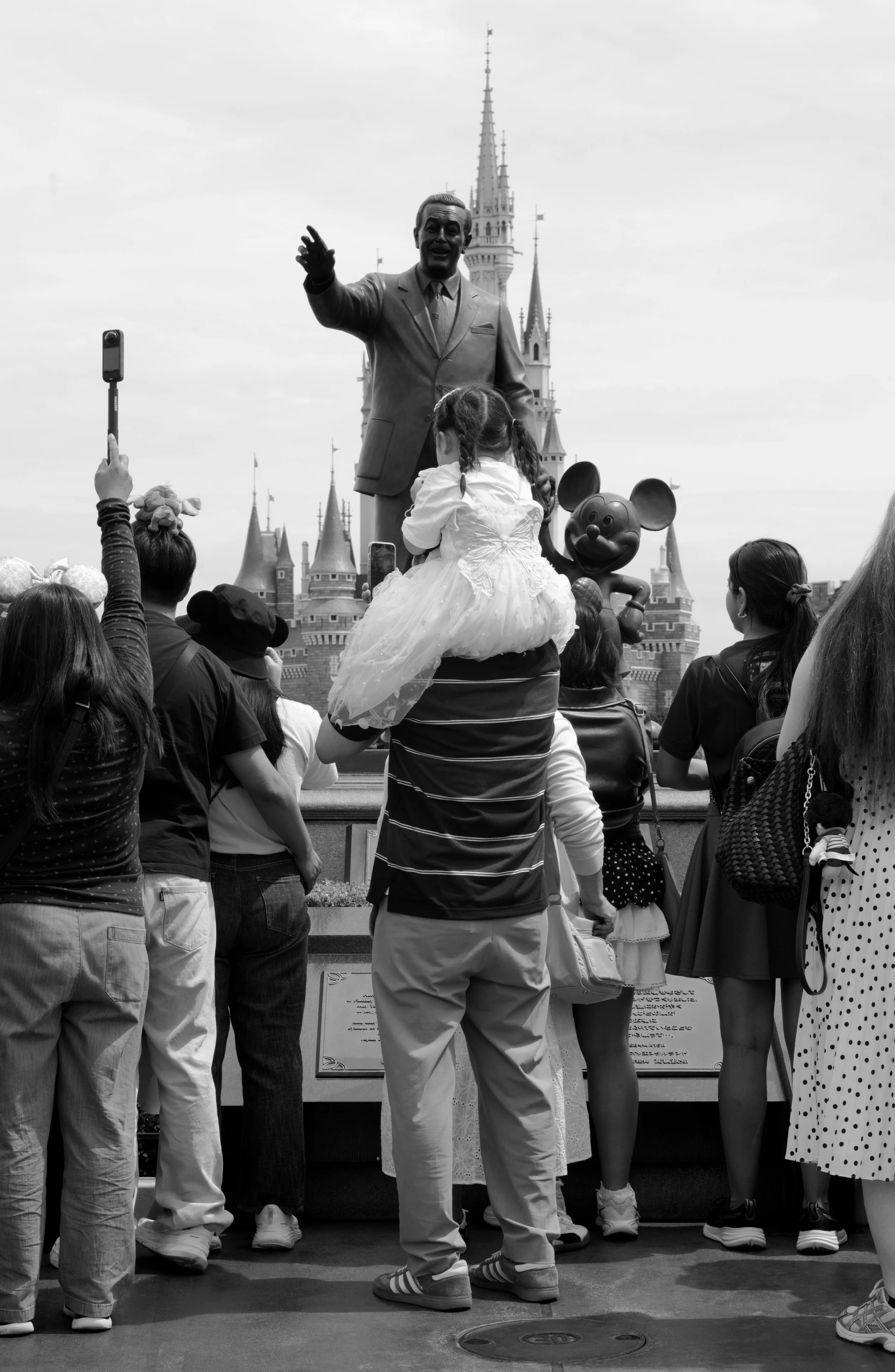 "Watching the Parade" #1, Tokyo Disneyland 2026