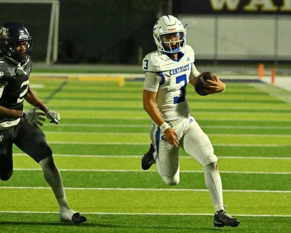 Senior quarterback Nicholas Hoang, number 3