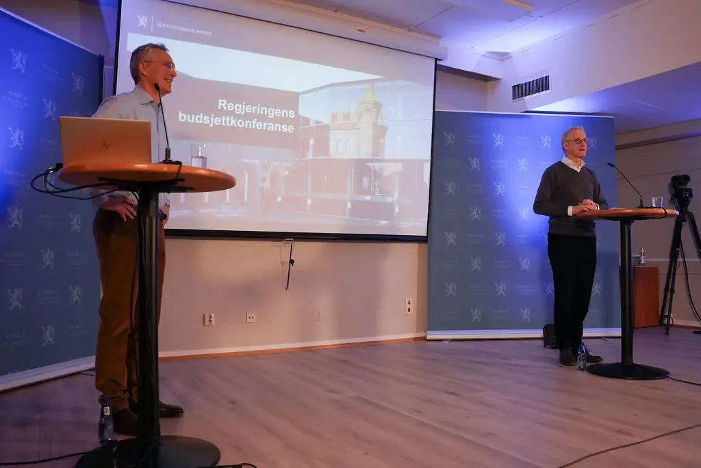 Finance Minister Jens Stoltenberg and Prime Minister Jonas Gahr Store