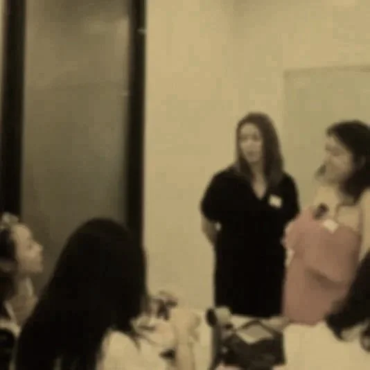 In-Depth Interviews vs Focus Groups: Choosing the Right Research Method