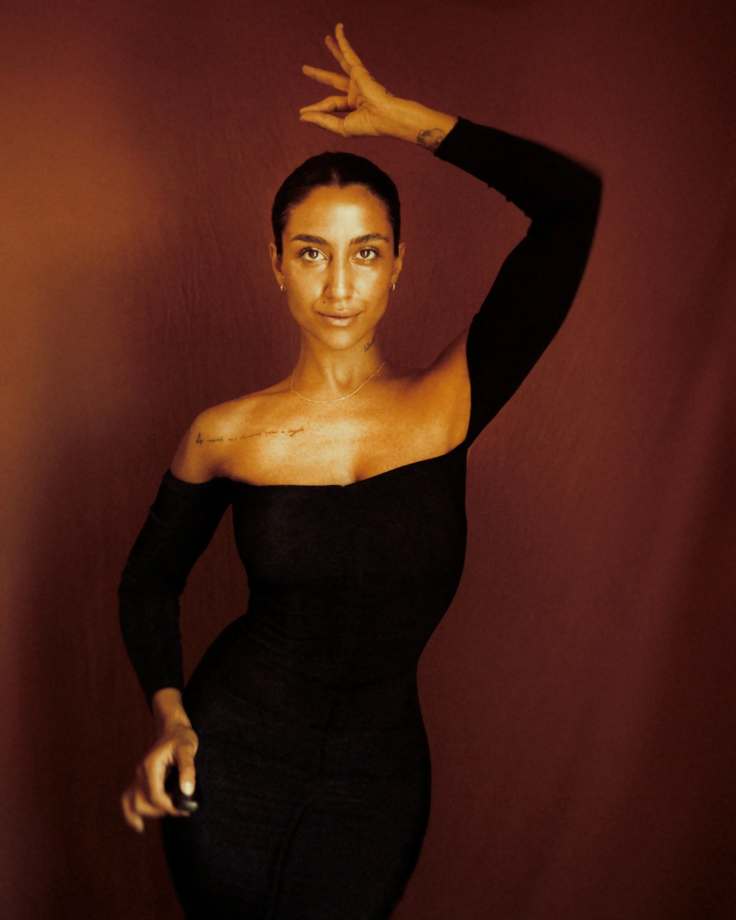 Embodiment of ideas
left their marks behind.

A sense of direction
In the midst of I-Ness.
Happening at a timeless pace.
As you conjoin into nothingness.

Singularity in the gracious twinkling of stars
Infinite Density of creation
A single beat on st