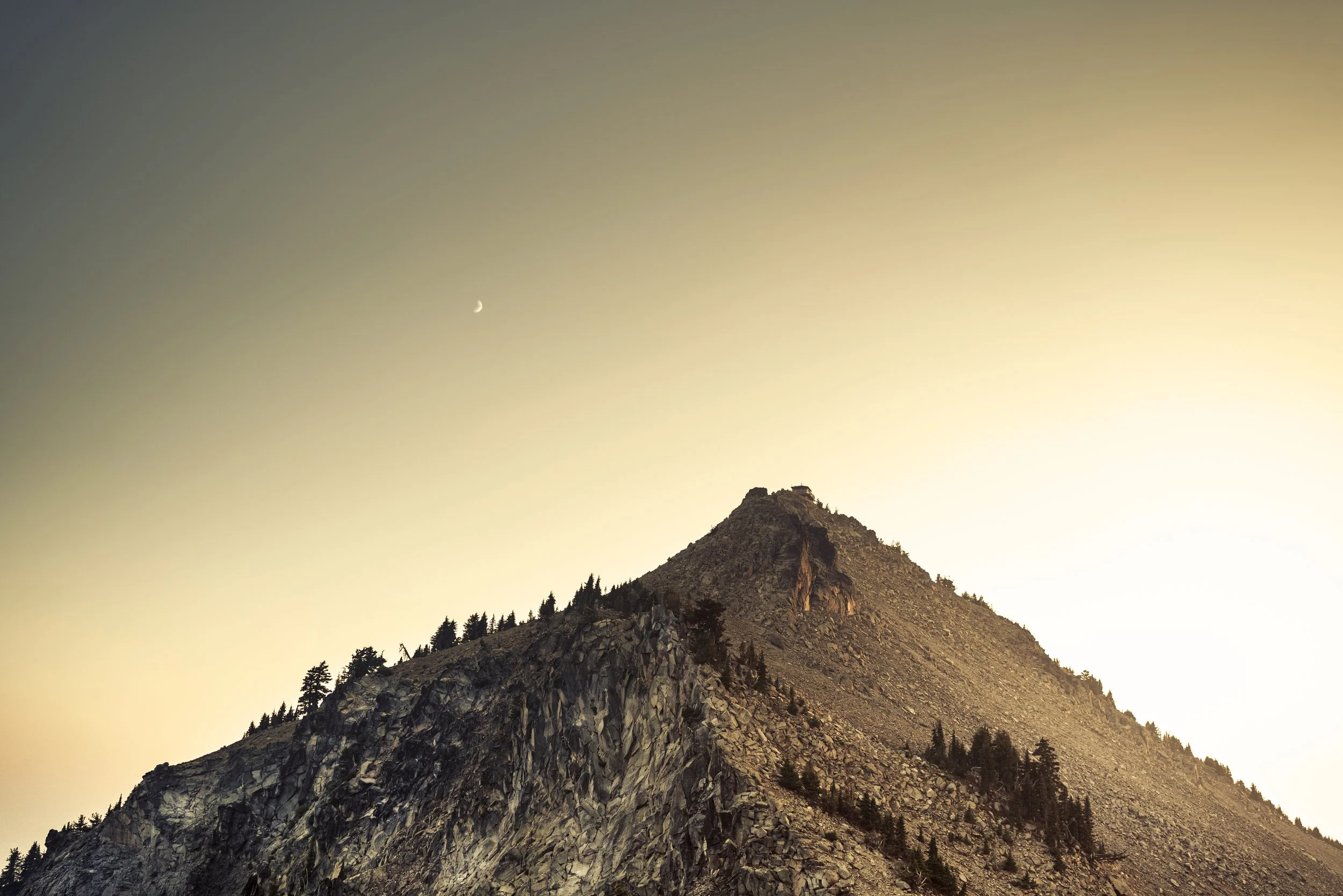 Craterlake-mountain-LR.jpg