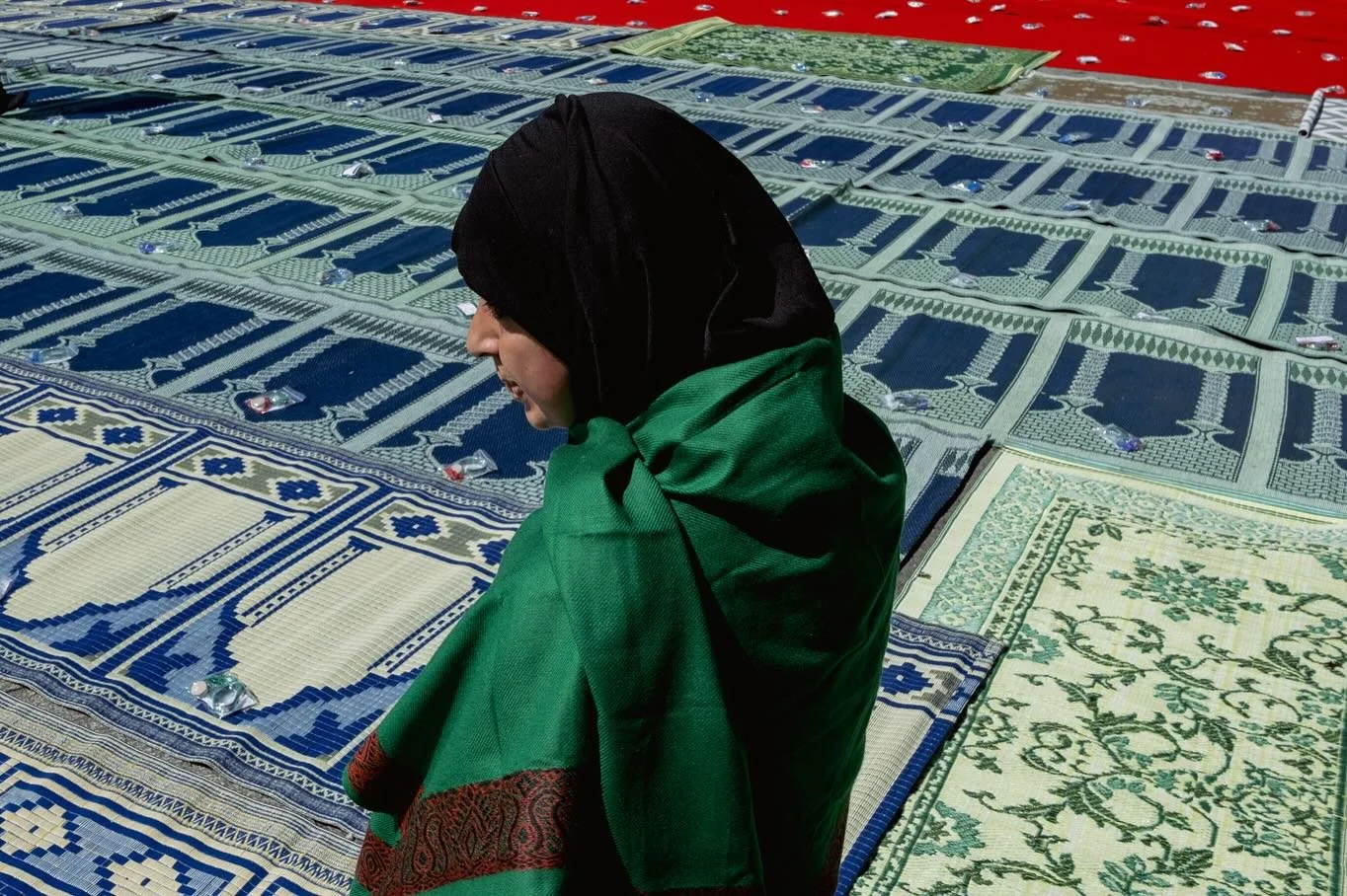 📸

#streetphotography #streetphotographyinternational #thestreetphotographyhub #35mmstreetphotography #life_is_street #cityphotography #streetphotographer #urbanphotography #streettogether  #streets_storytelling #streetdreamsmag #urbanandstreet #cit