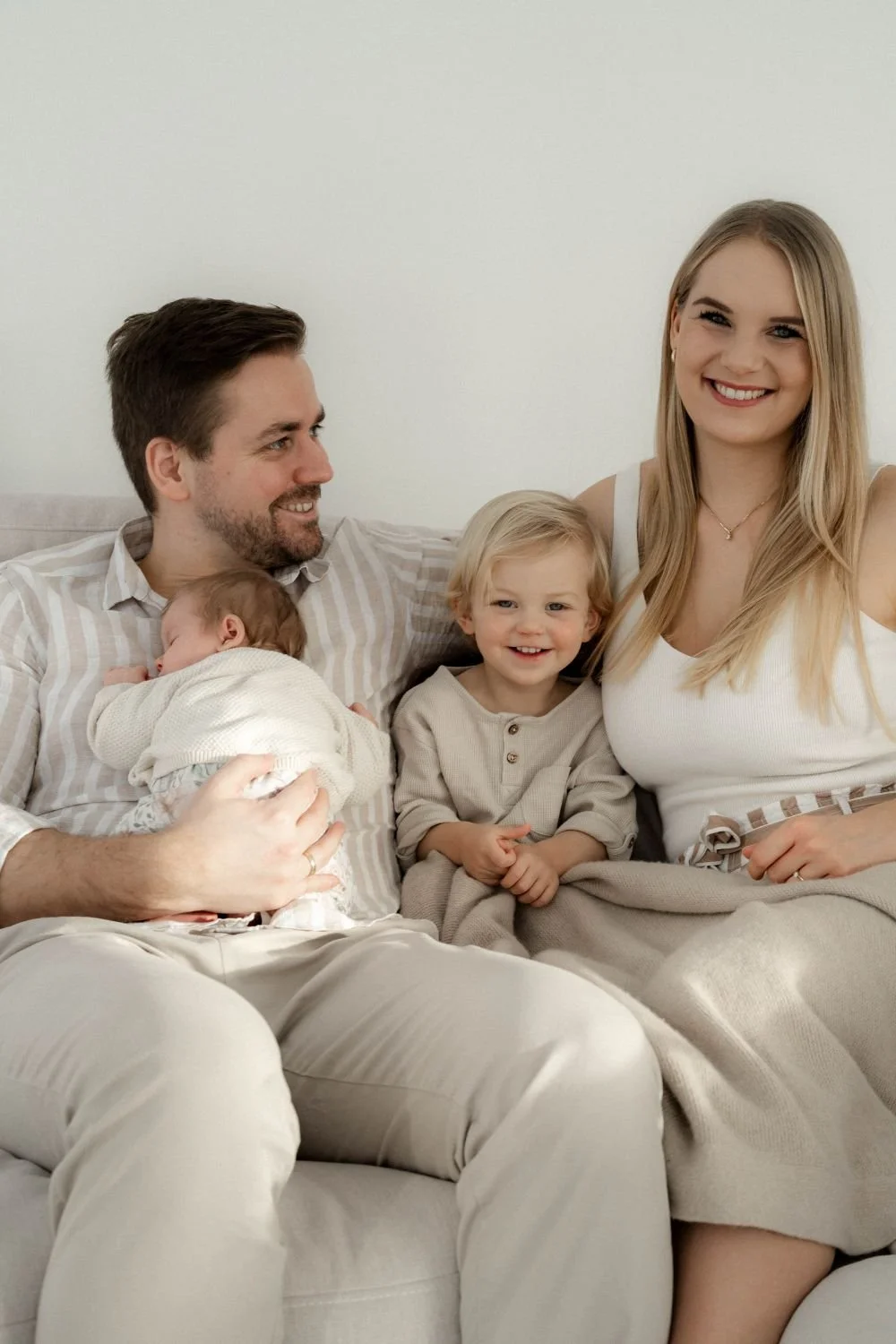Homestory+Newbornfotografie+Familienfotografie+Fotografie+Familienshooting+Fotografin+Familie+Braunschweig+Wolfenbüttel+Vechelde+Peine+Hildesheim+Niedersachsen (1 von 13).JPG