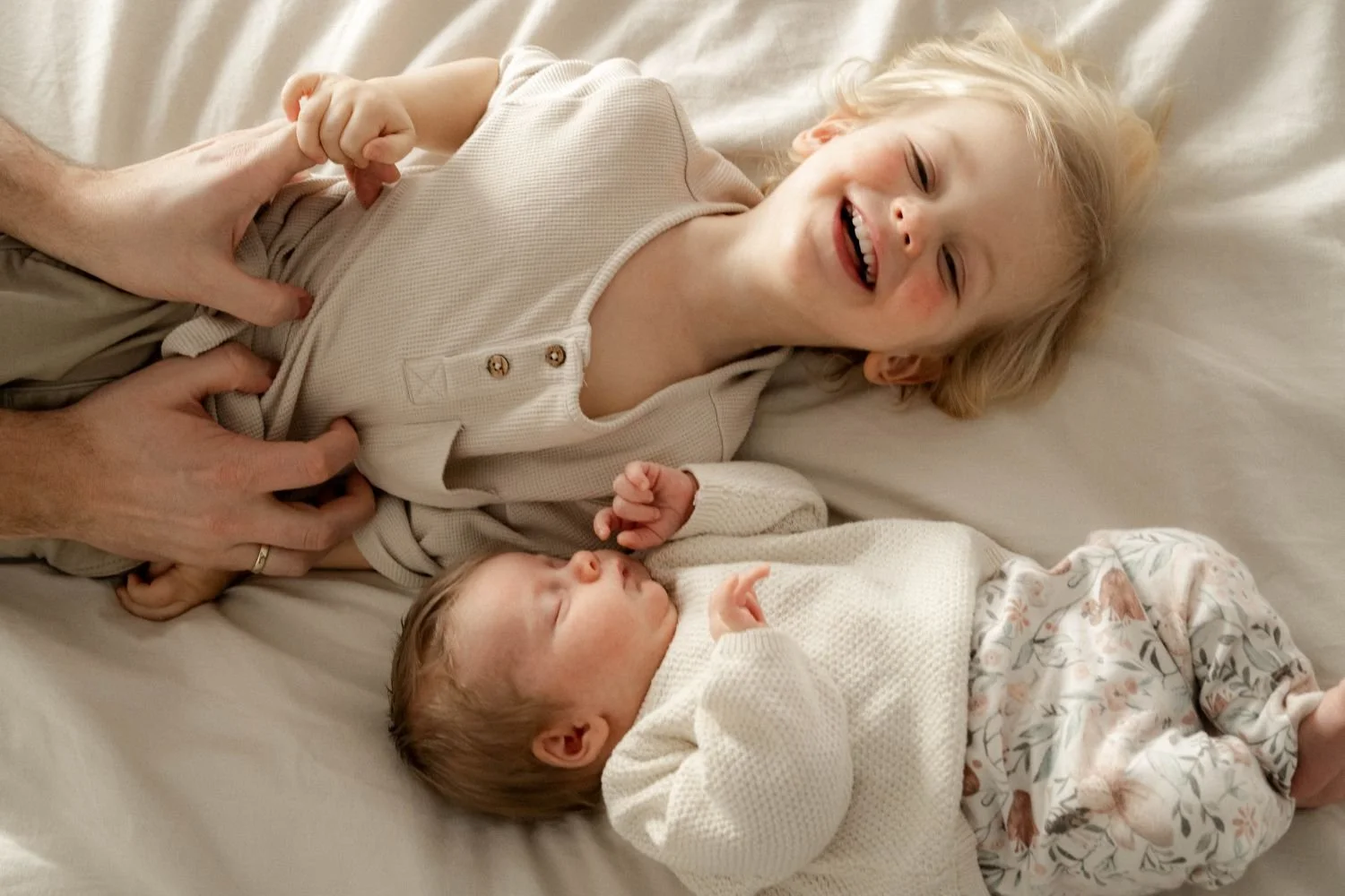 Portfolio für Homestory-Fotografie in Braunschweig. Natürliche, ungestellte Momente eurer Familie – nah, echt und zu Hause festgehalten.